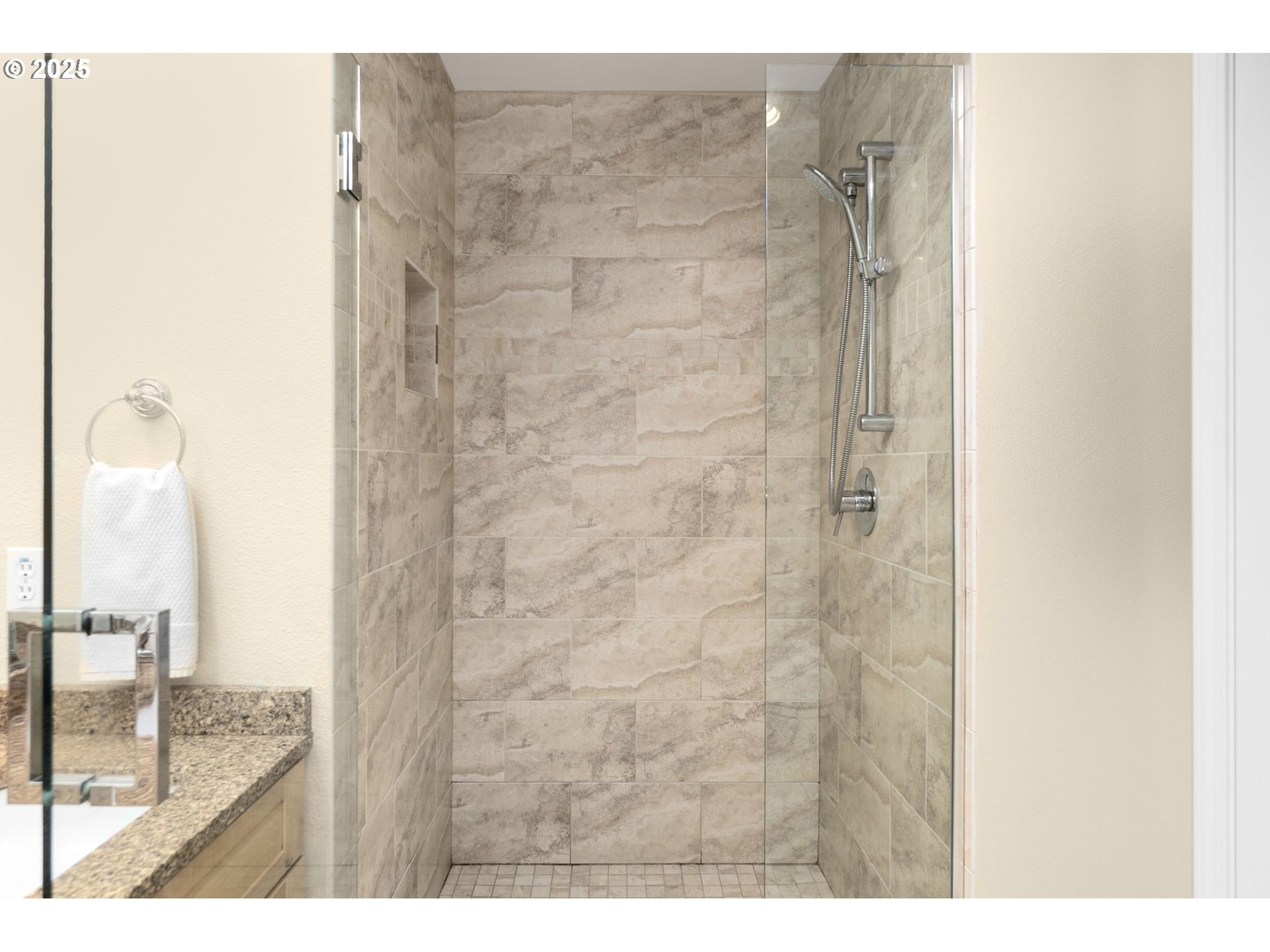 15647 NW CLUBHOUSE DR