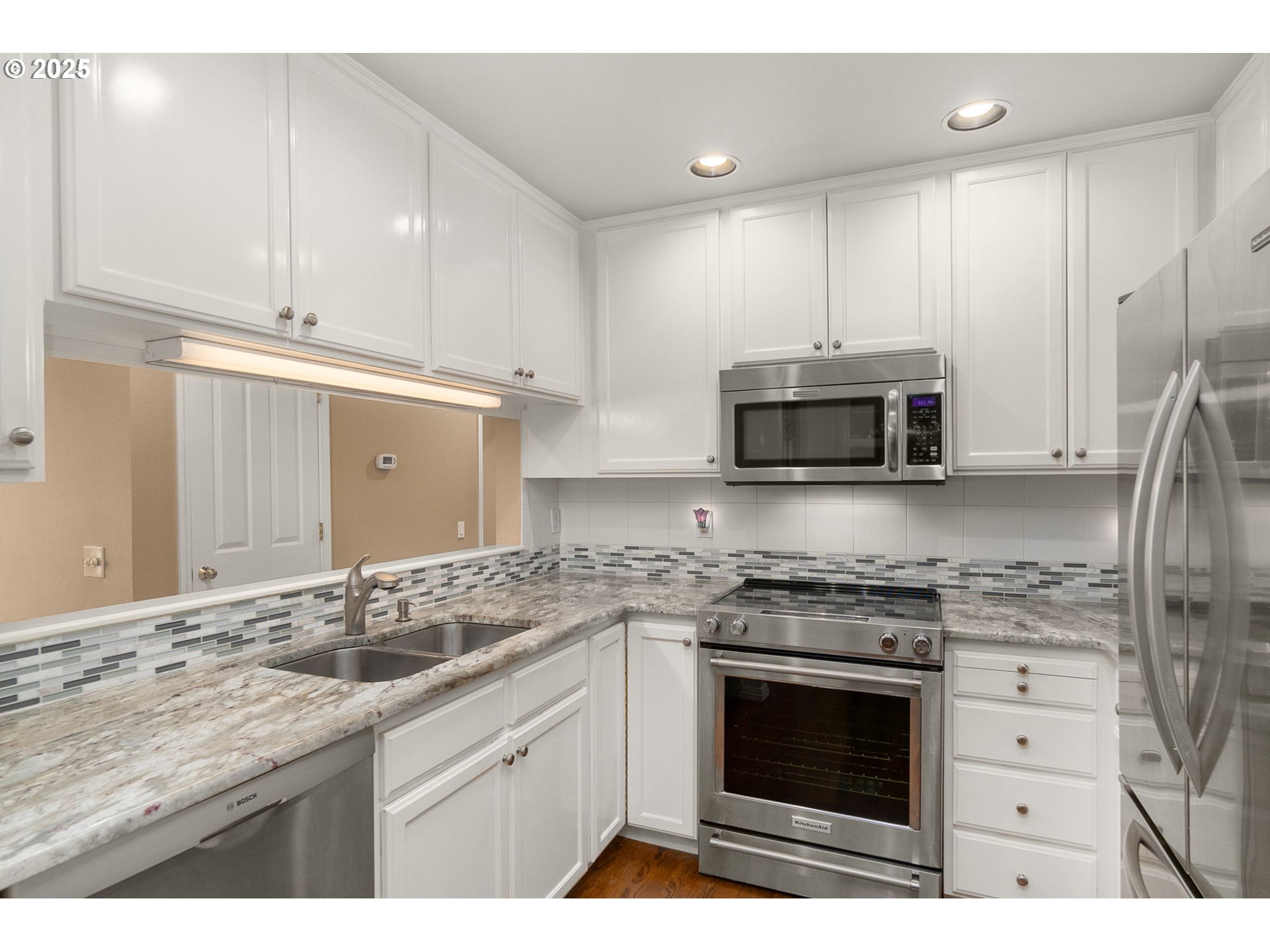 15647 NW CLUBHOUSE DR