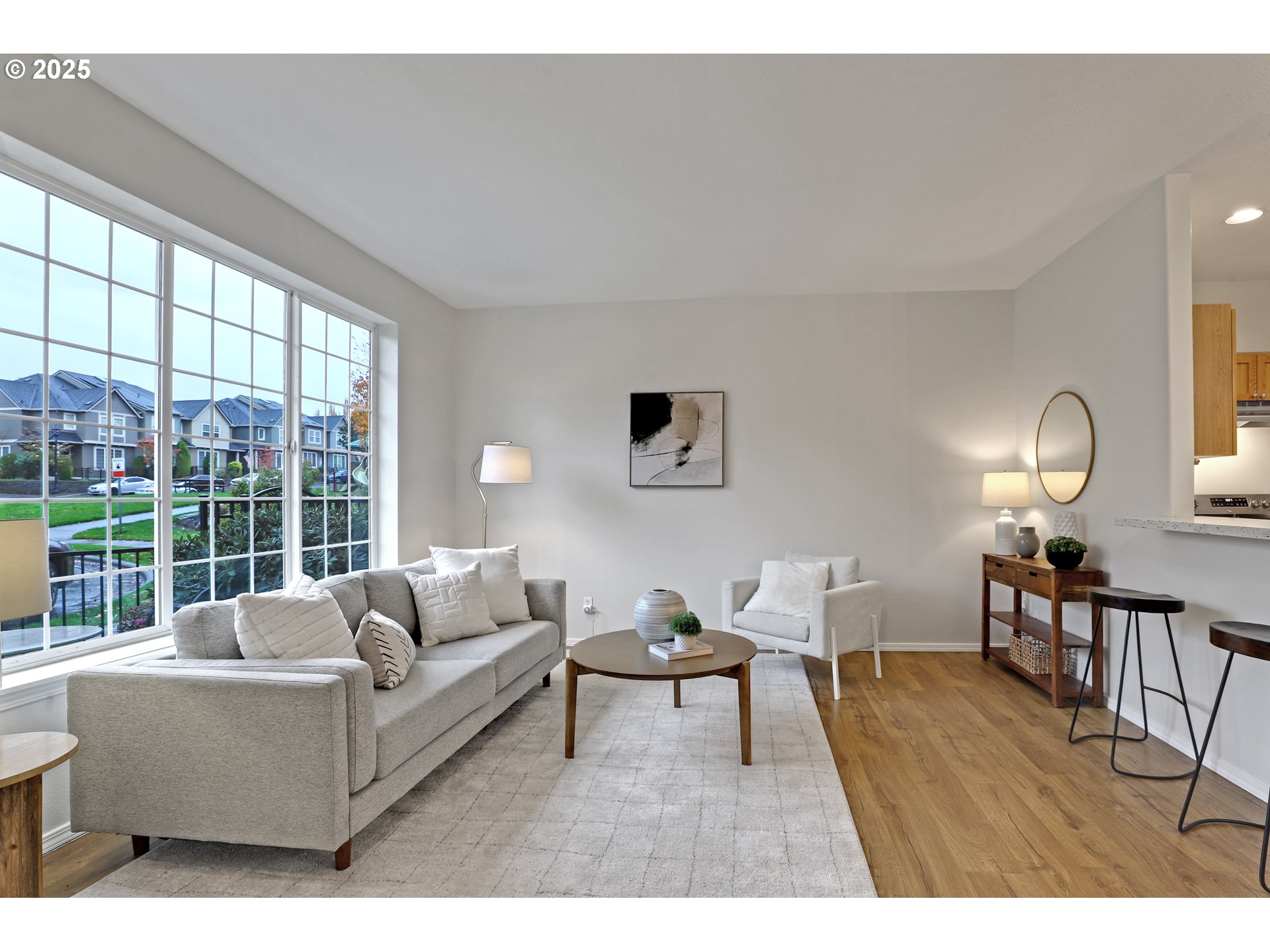 2453 NW ROGUE VALLEY TER