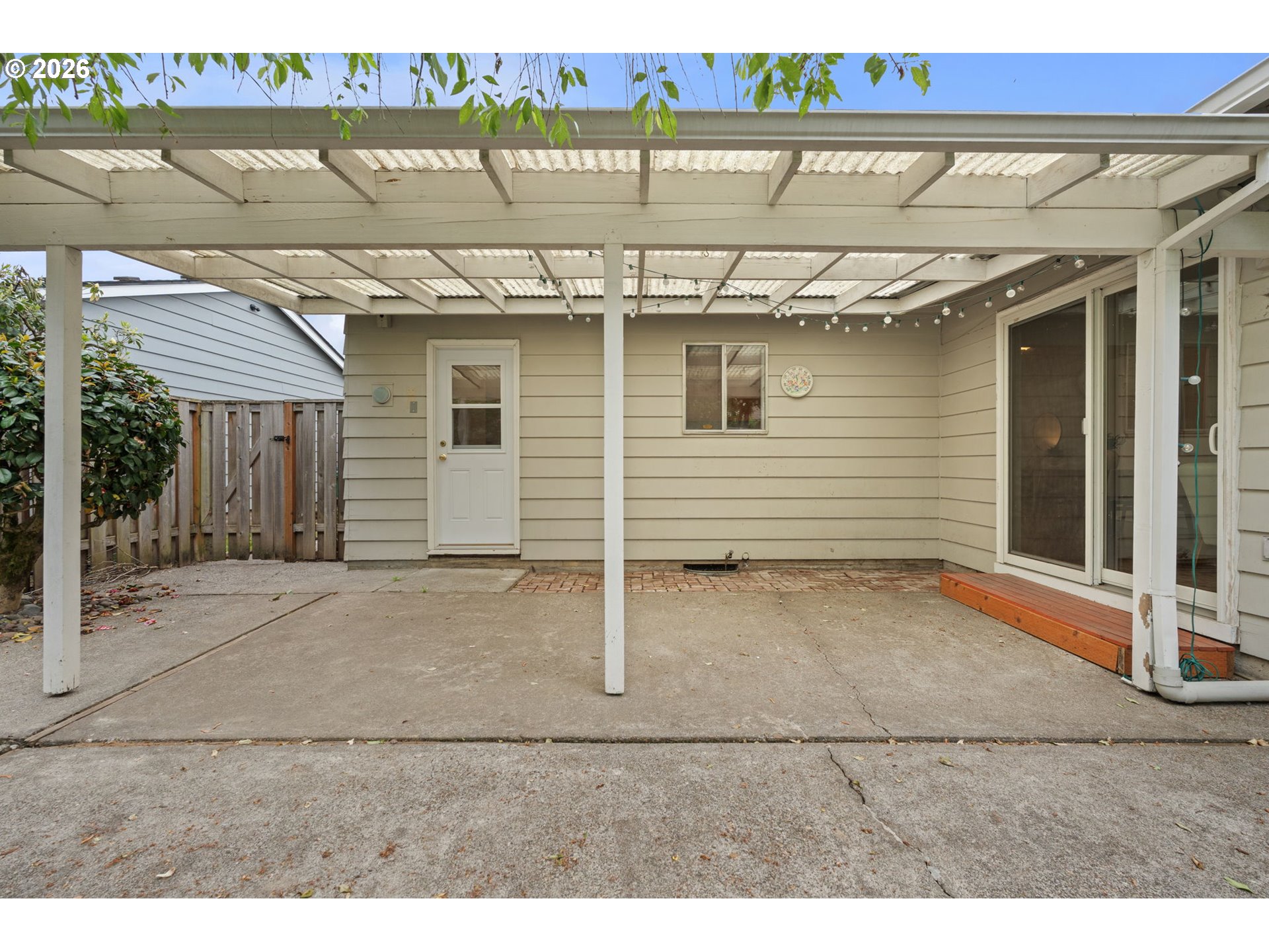 1860 SW WYNWOOD AVE