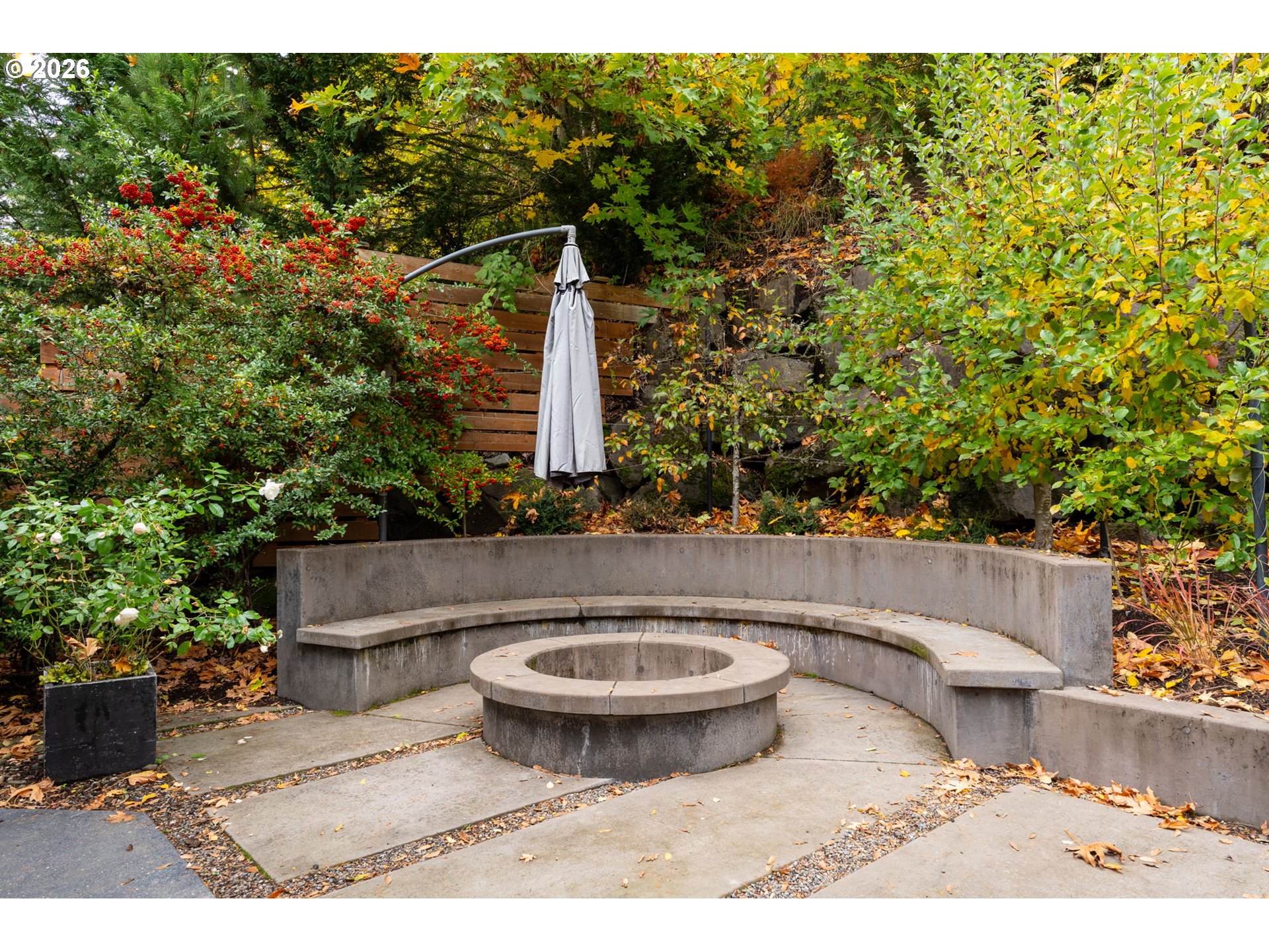 7717 NW BLUE POINTE LN