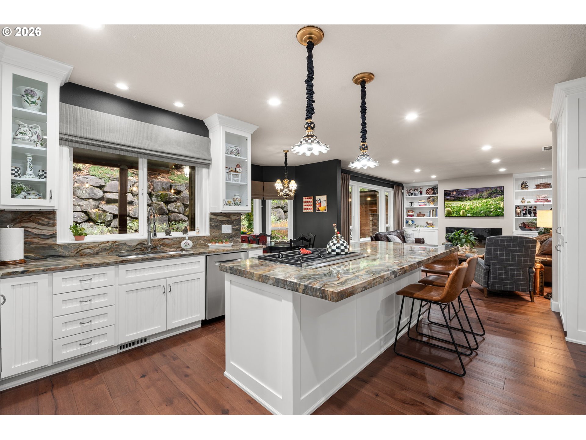 7717 NW BLUE POINTE LN