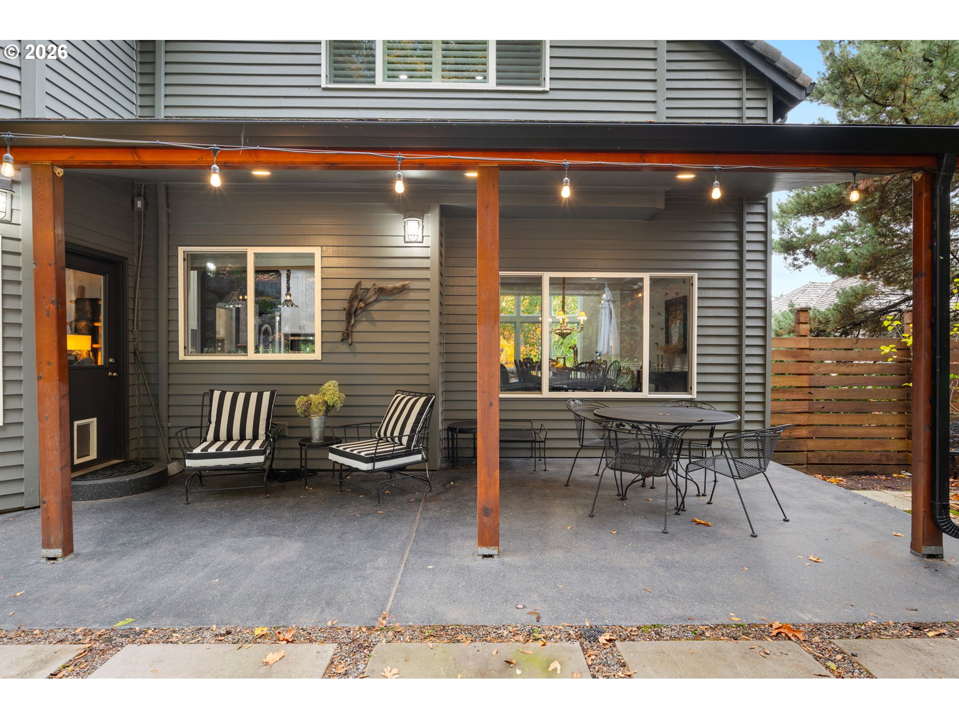 7717 NW BLUE POINTE LN