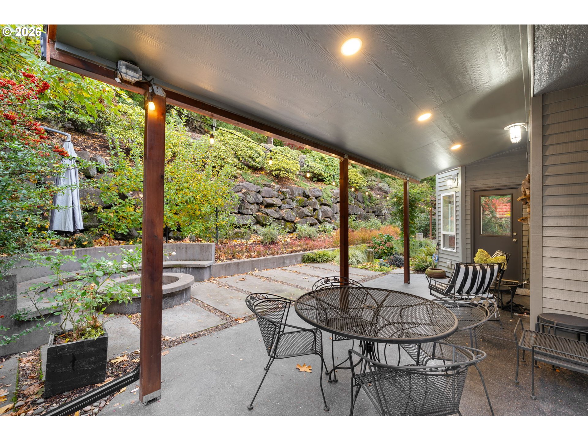 7717 NW BLUE POINTE LN