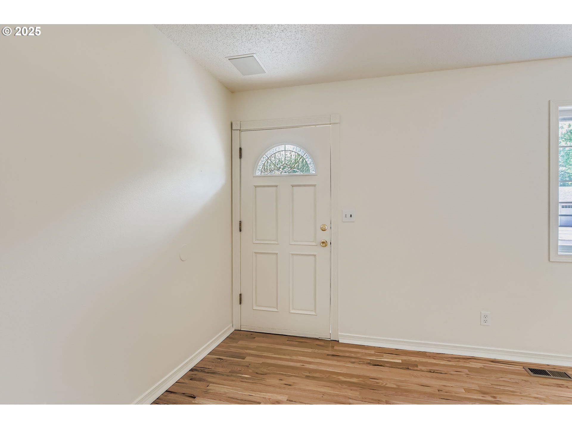 8755 SW PINEBROOK ST