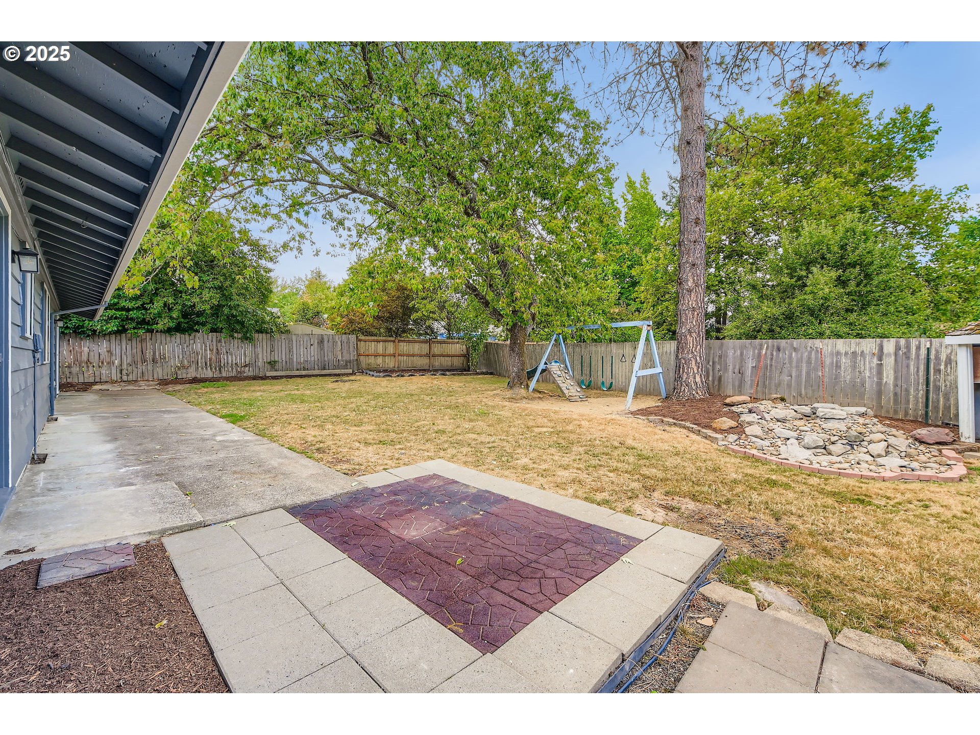 8755 SW PINEBROOK ST