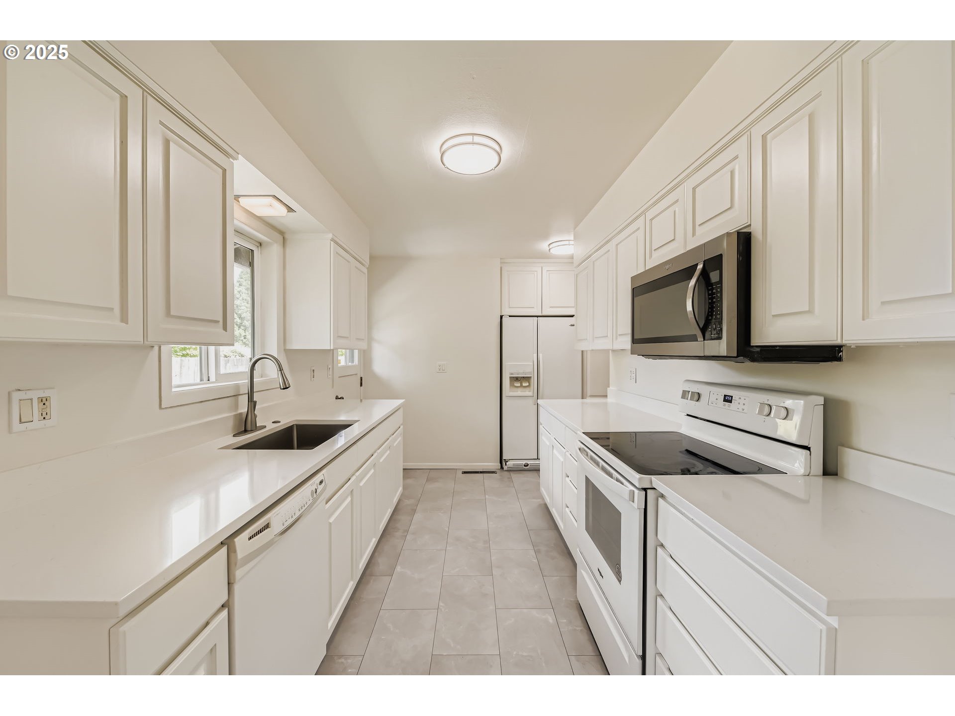 8755 SW PINEBROOK ST