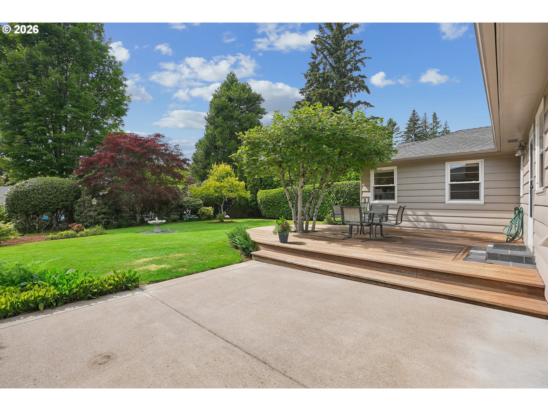 3385 SW VISTA DR