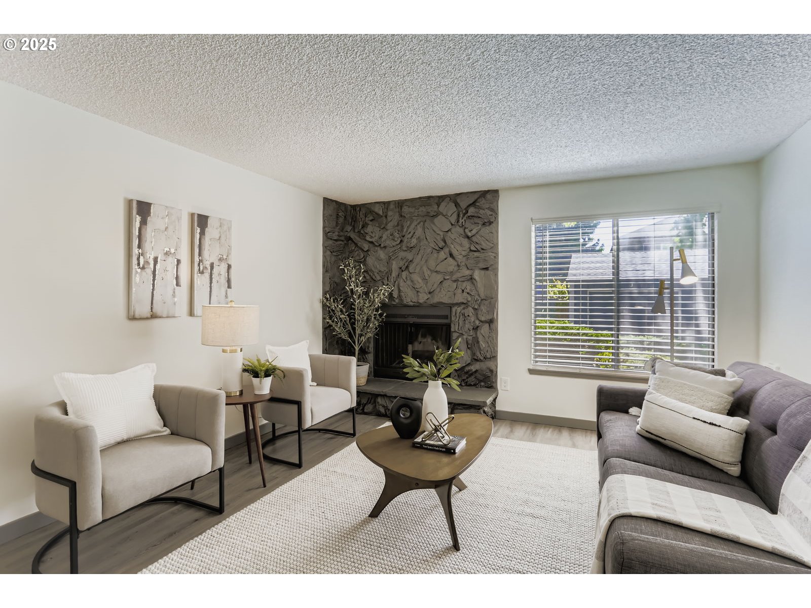 650 SW MEADOW DR 106