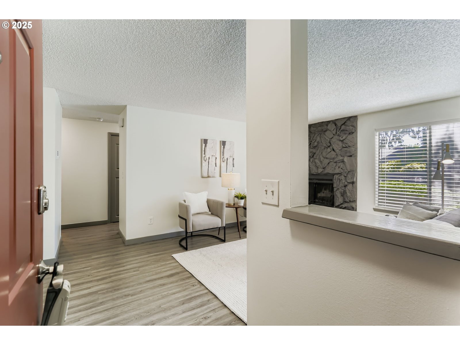 650 SW MEADOW DR 106