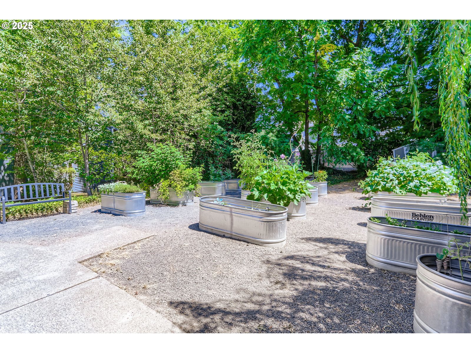 650 SW MEADOW DR 106