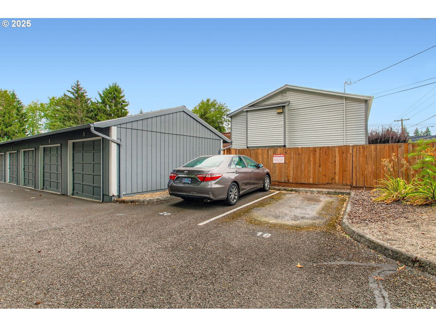 650 SW MEADOW DR 106