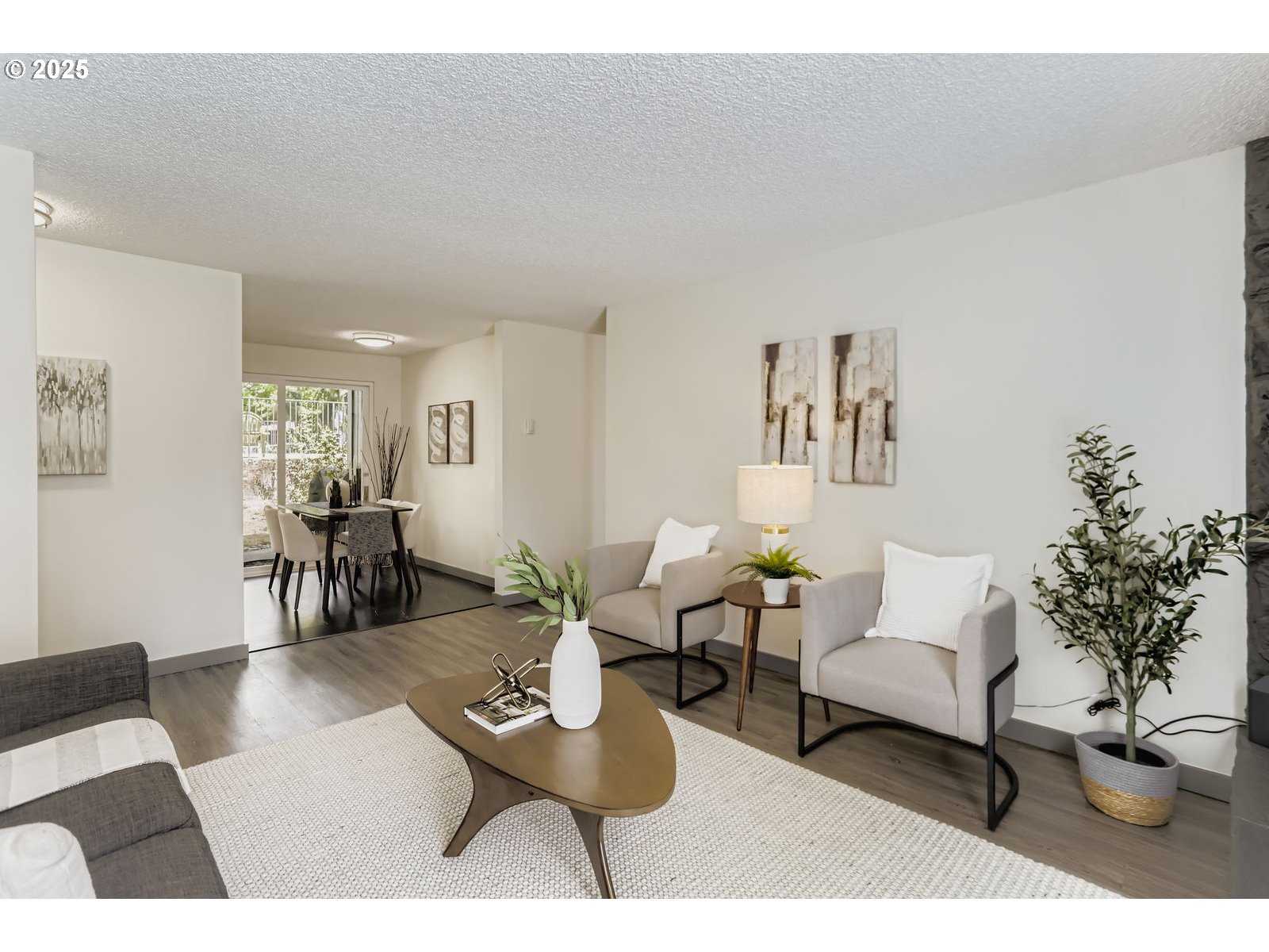 650 SW MEADOW DR 106