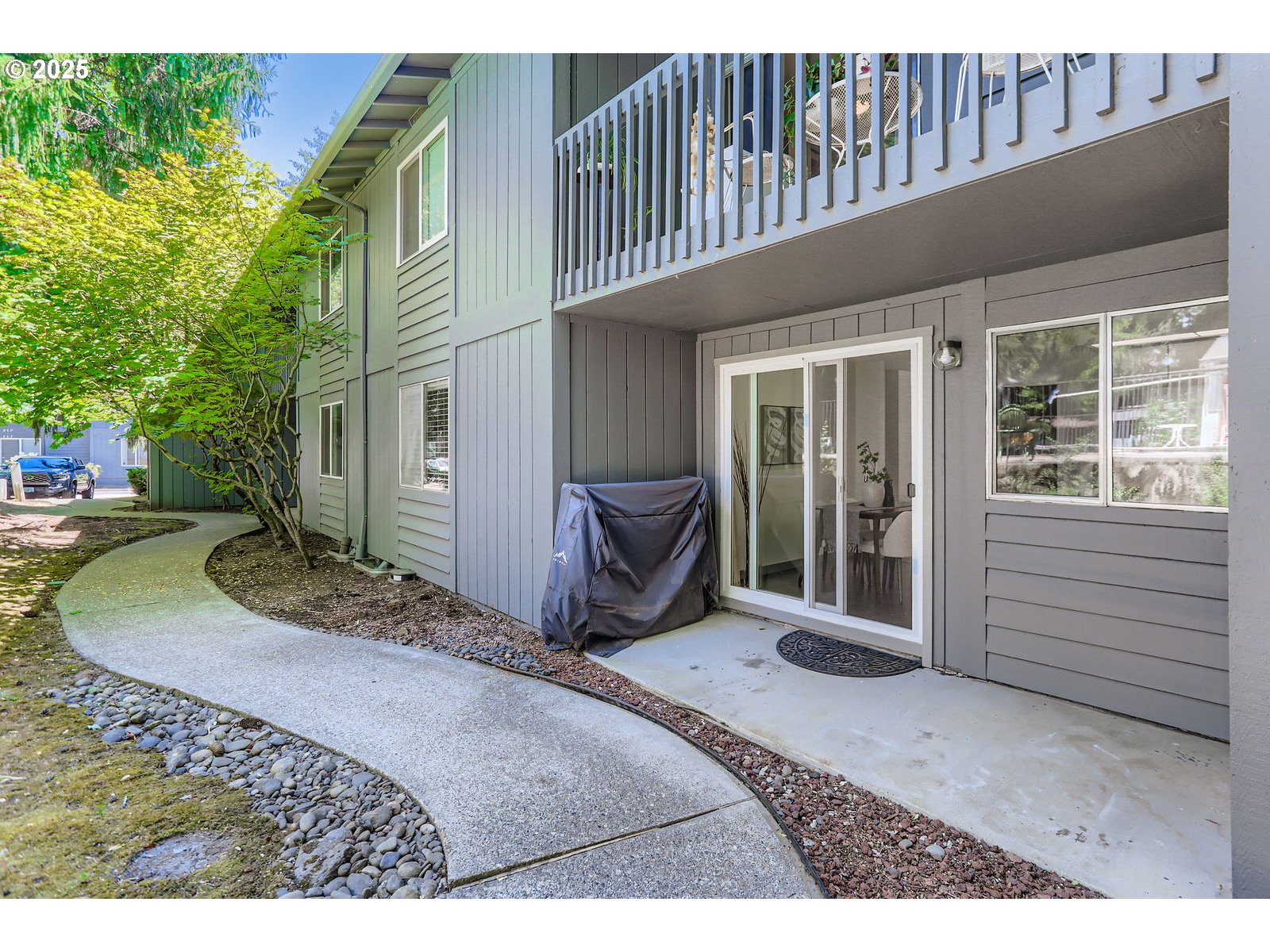 650 SW MEADOW DR 106