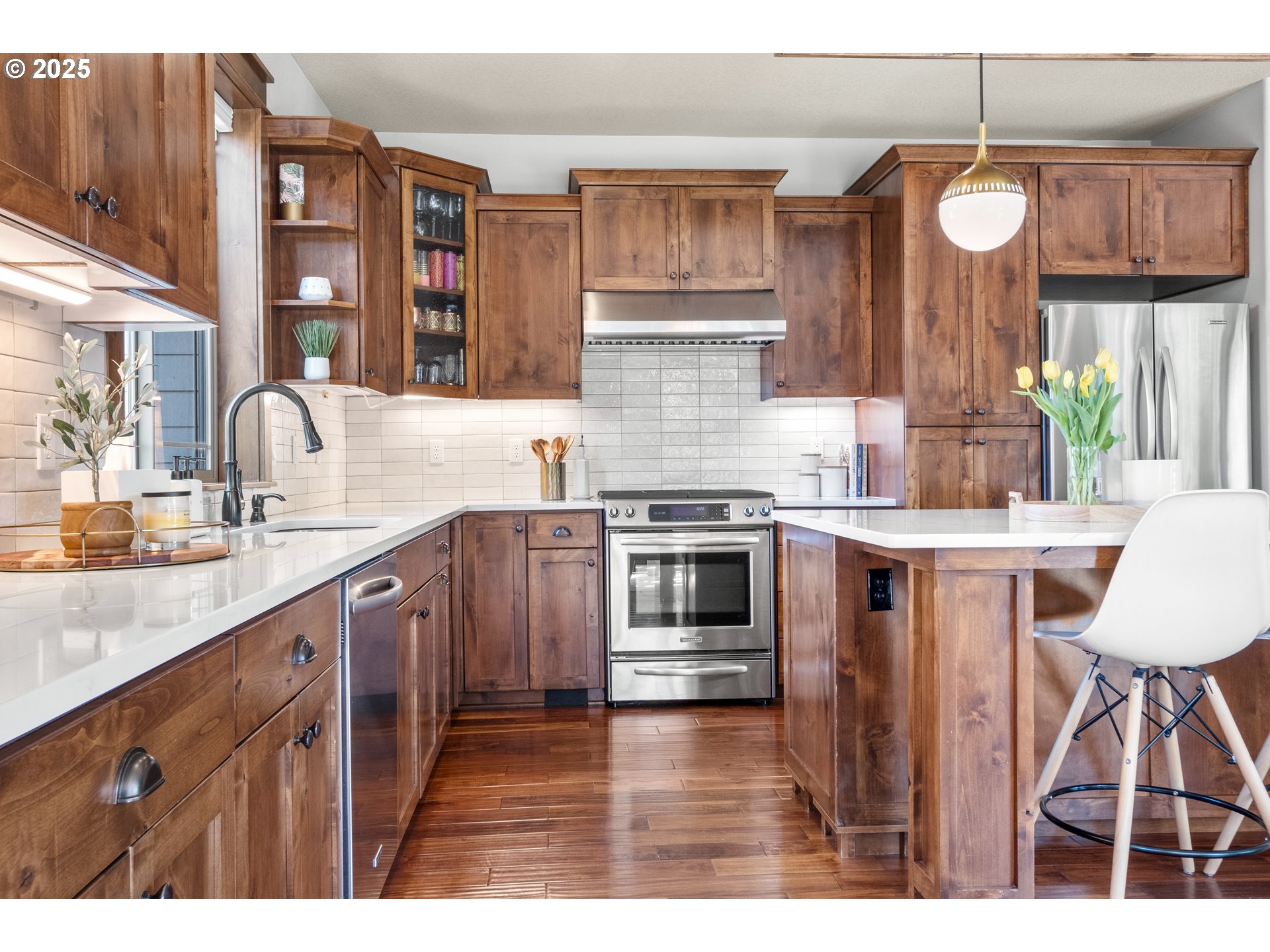 977 MARYLHURST CIR