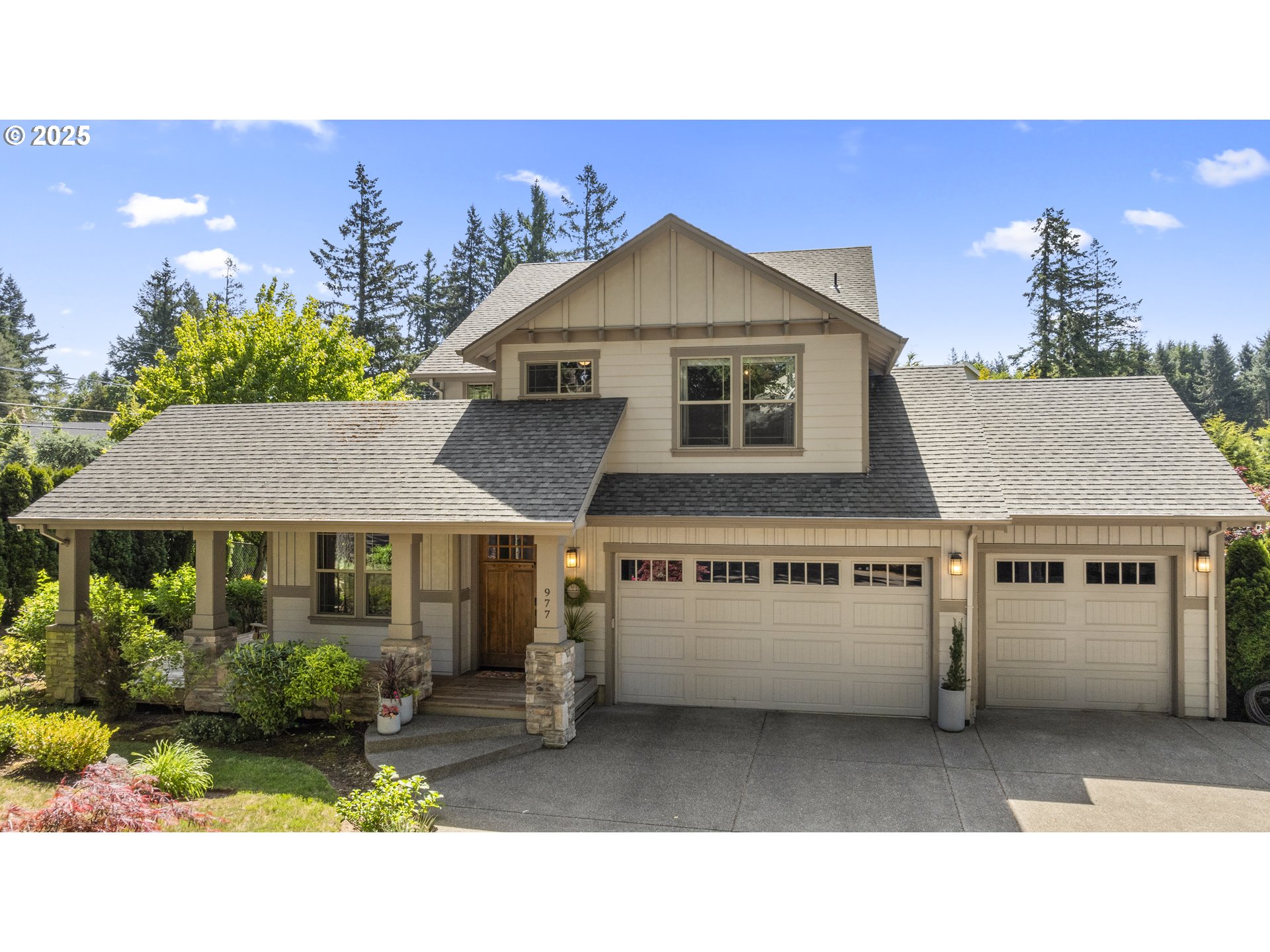 977 MARYLHURST CIR