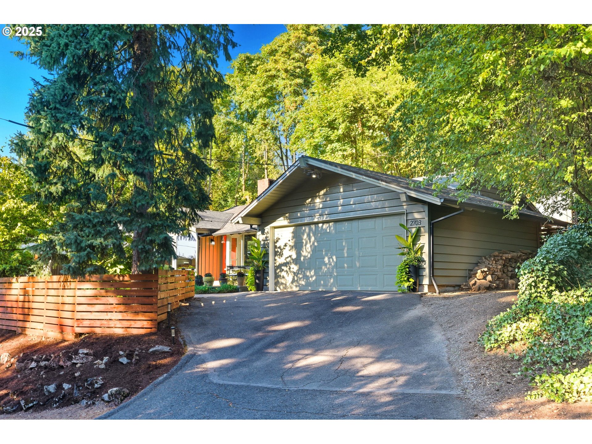 2703 GLEN EAGLES RD