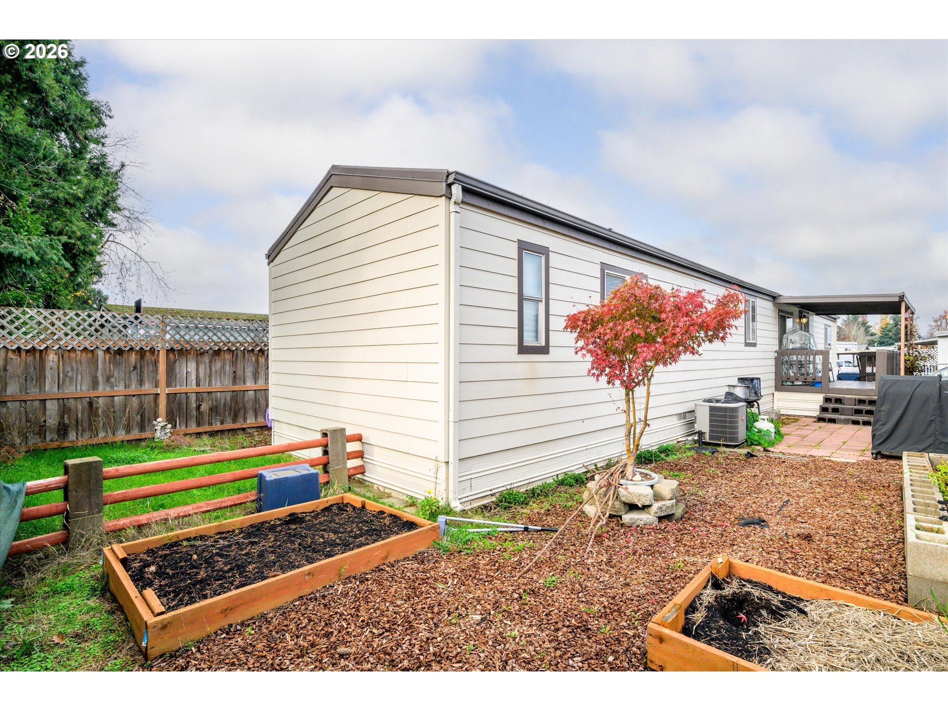 2150 LAURA ST 111