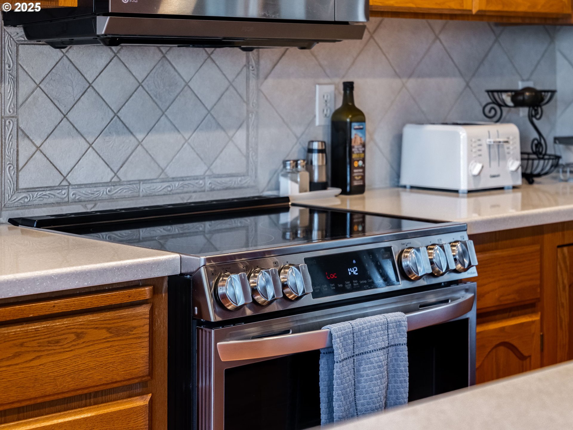 5725 SE LEXINGTON DR