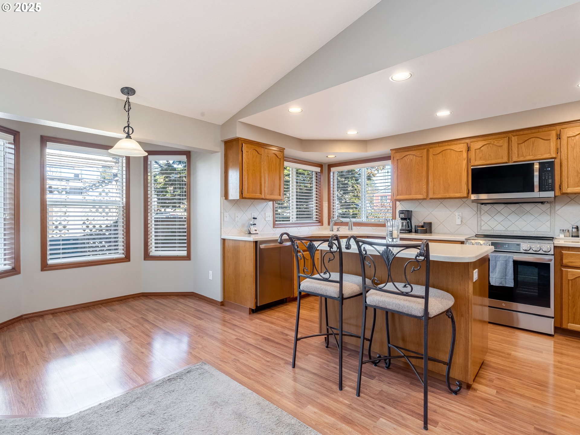 5725 SE LEXINGTON DR