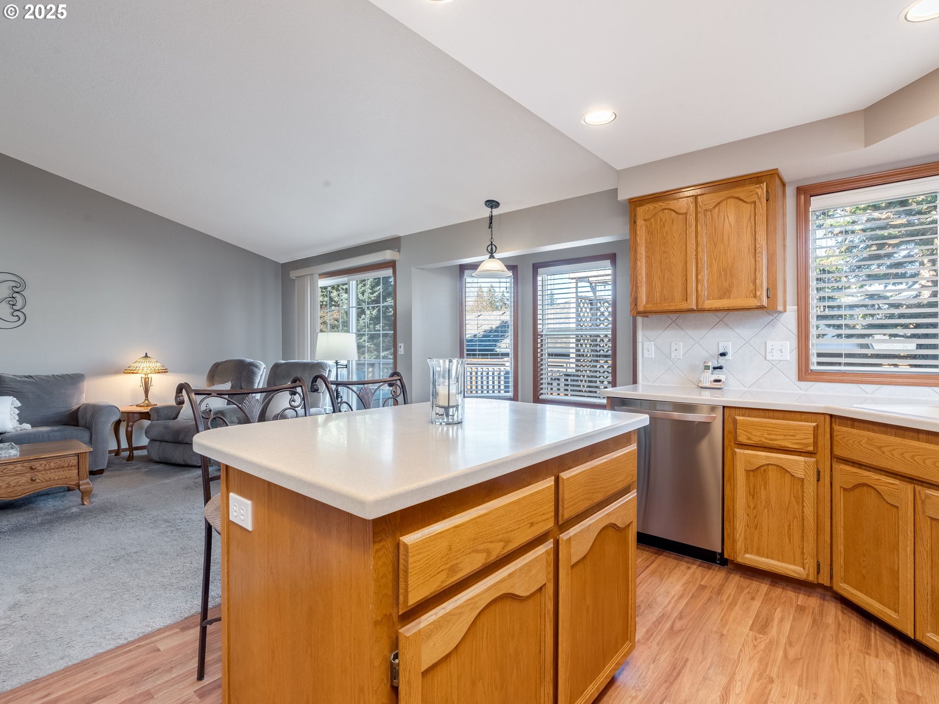 5725 SE LEXINGTON DR