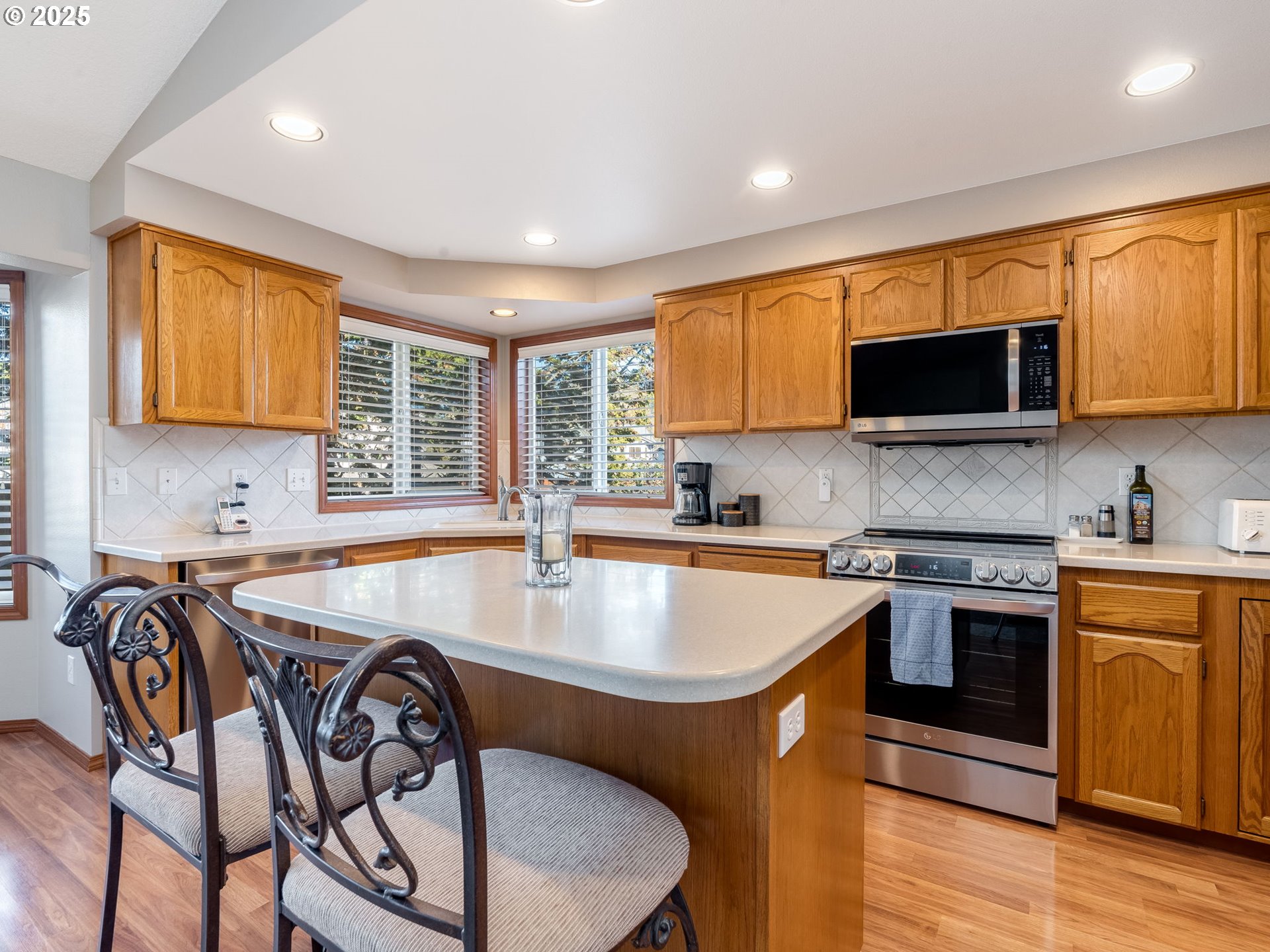 5725 SE LEXINGTON DR