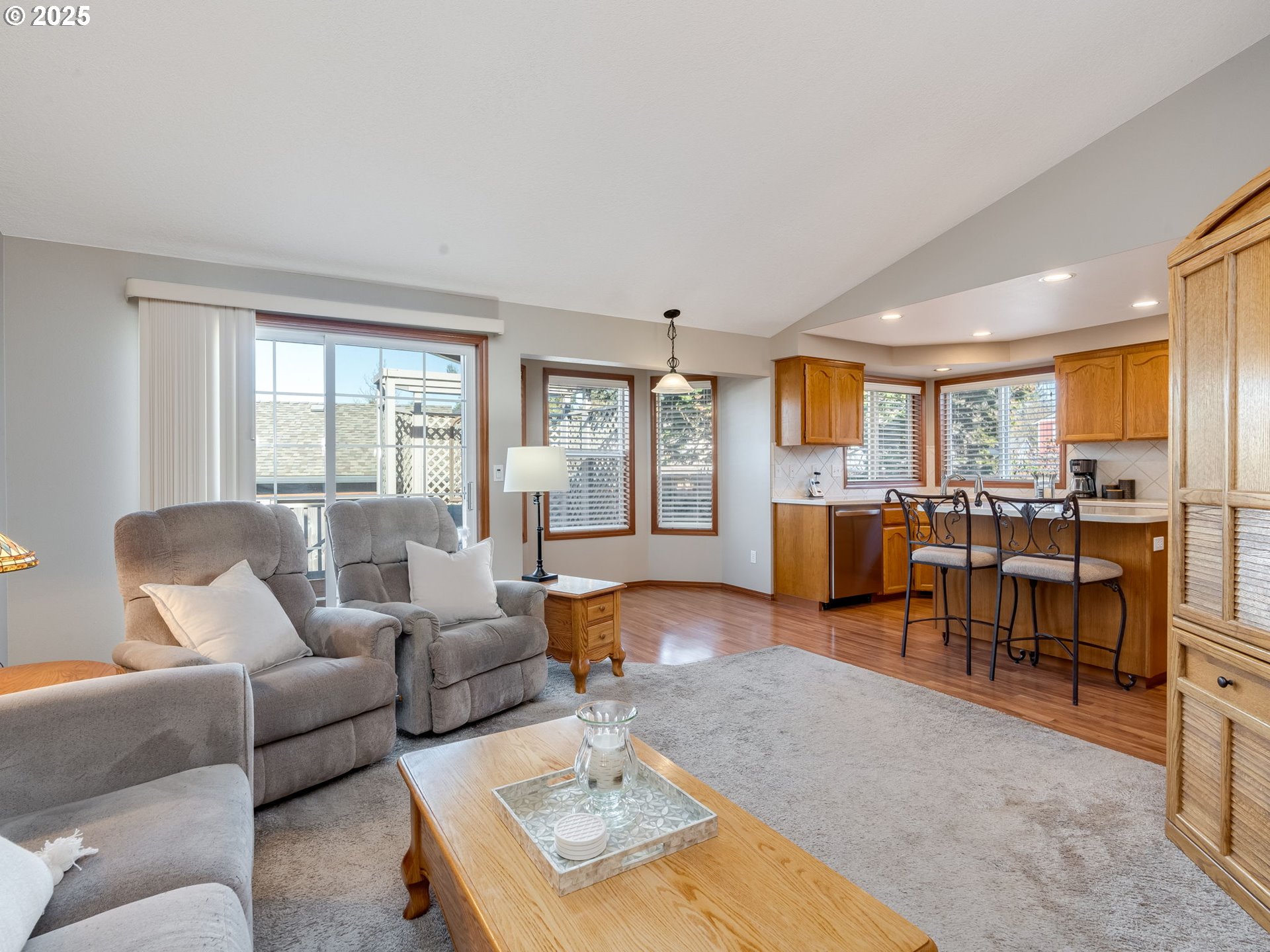 5725 SE LEXINGTON DR