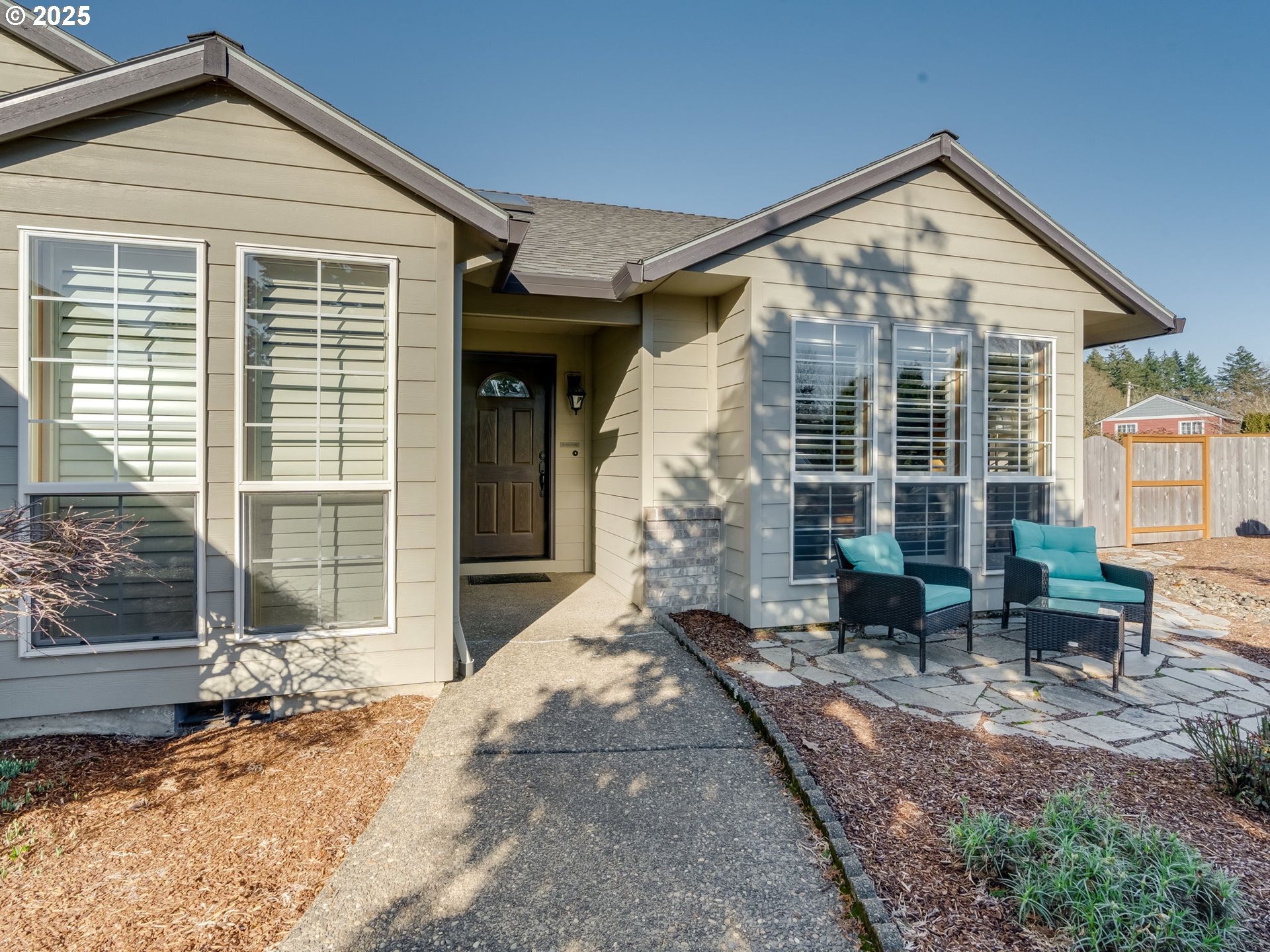 5725 SE LEXINGTON DR