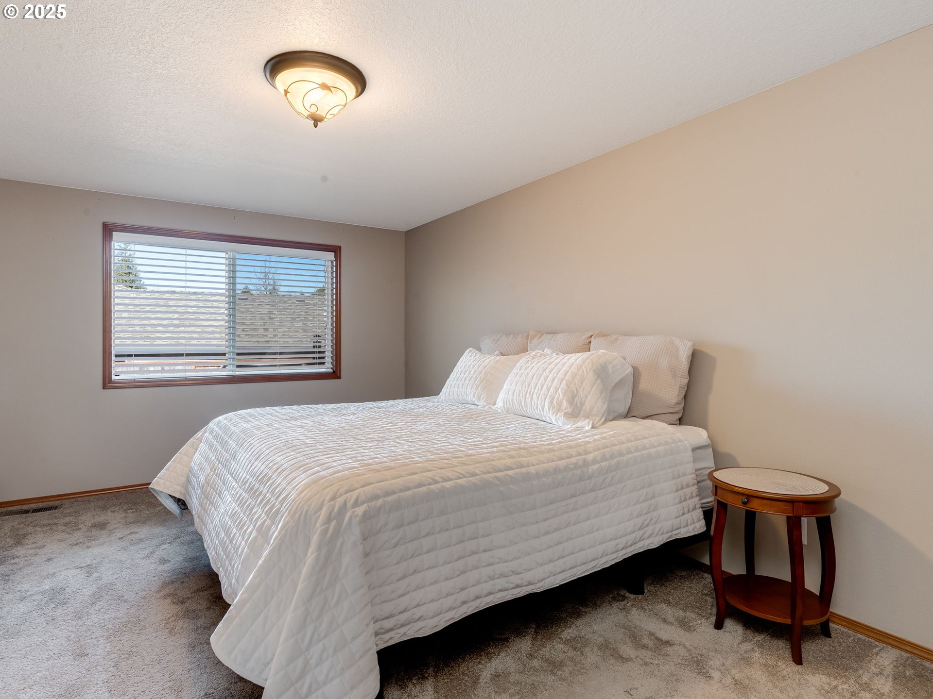 5725 SE LEXINGTON DR