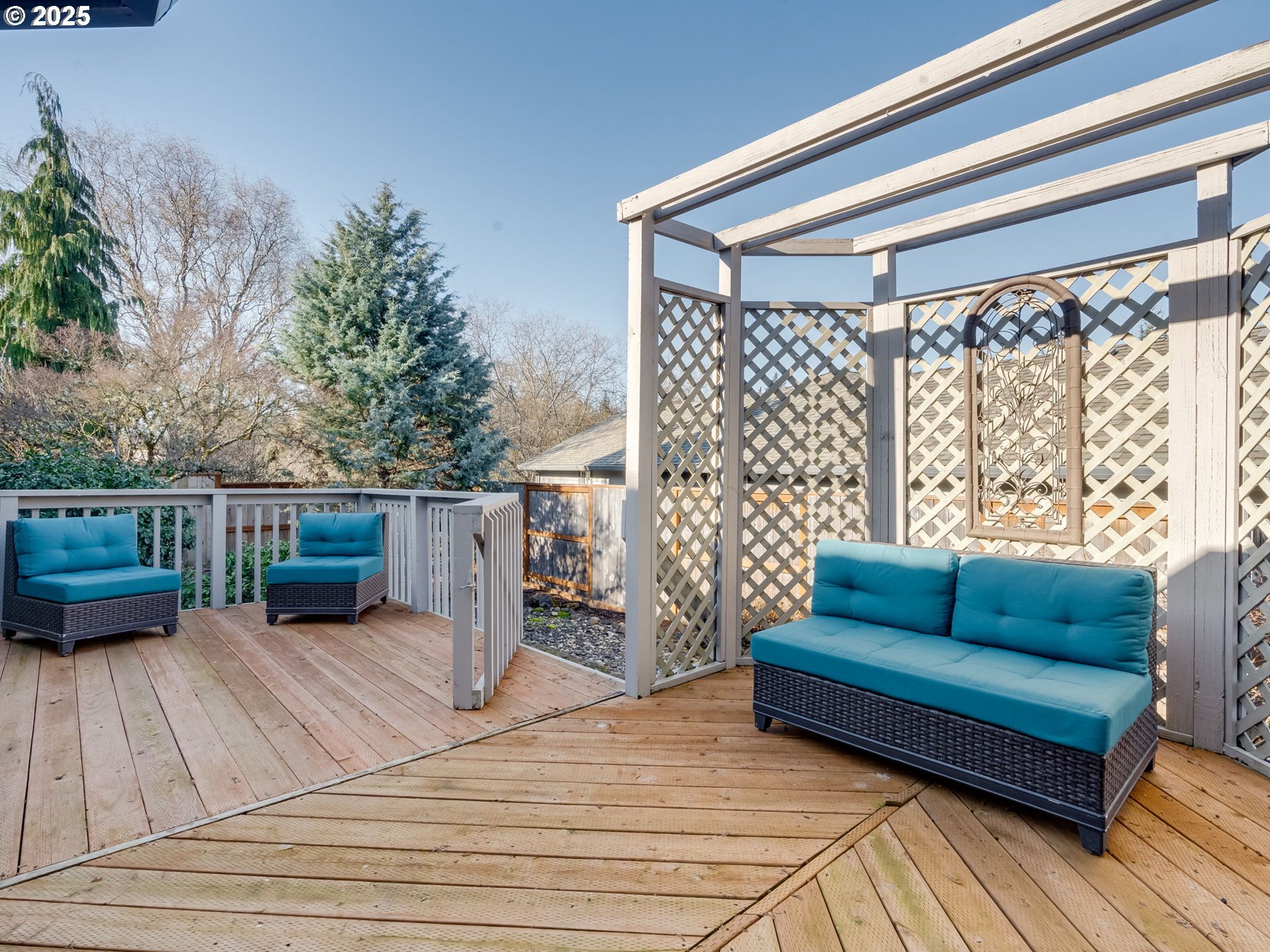 5725 SE LEXINGTON DR