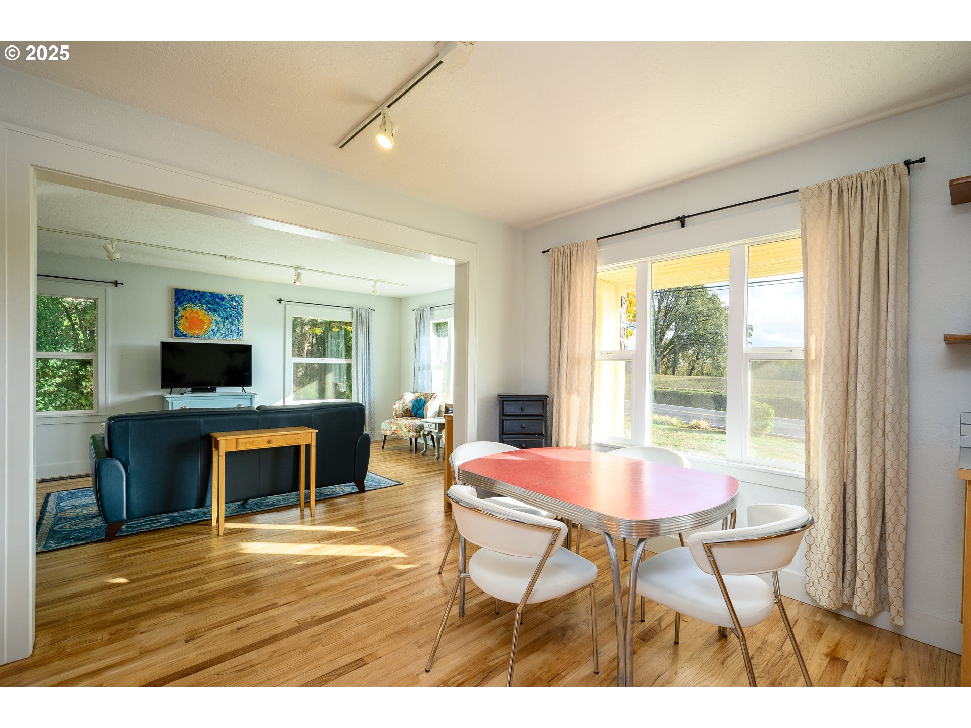 8030 NW MEADOW LAKE RD