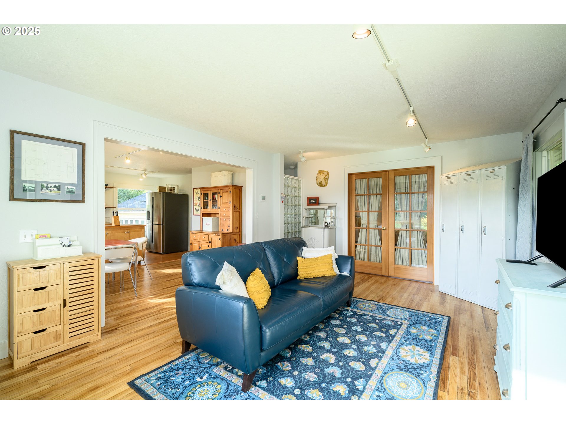 8030 NW MEADOW LAKE RD