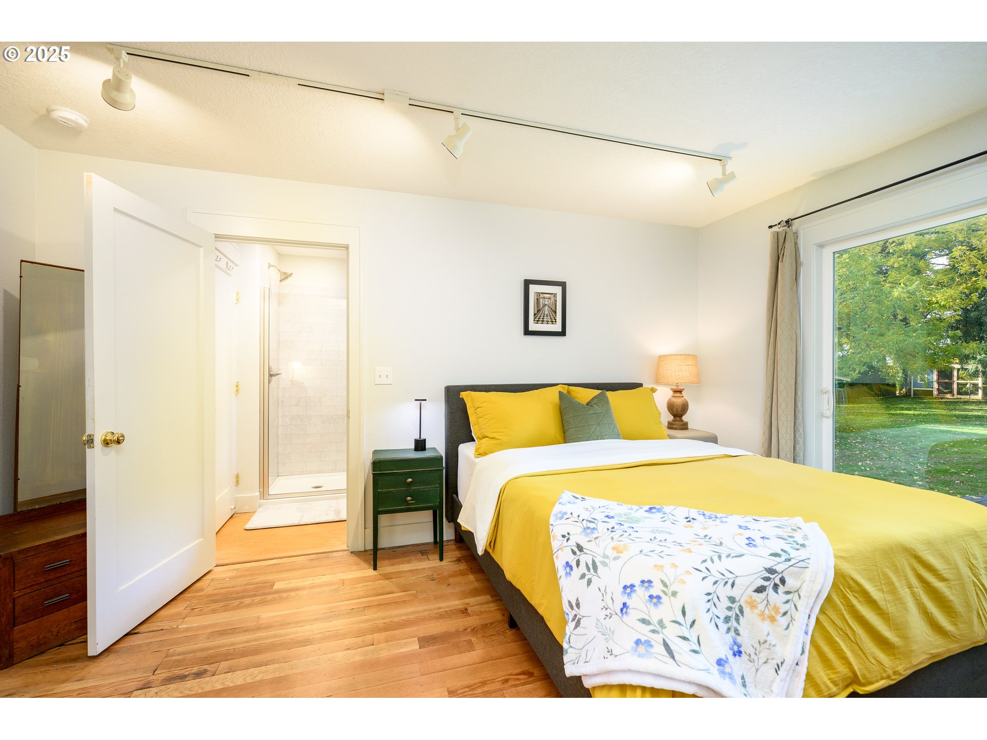 8030 NW MEADOW LAKE RD