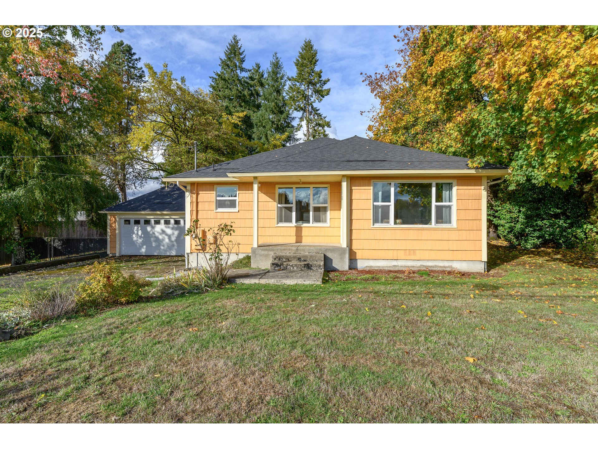 8030 NW MEADOW LAKE RD