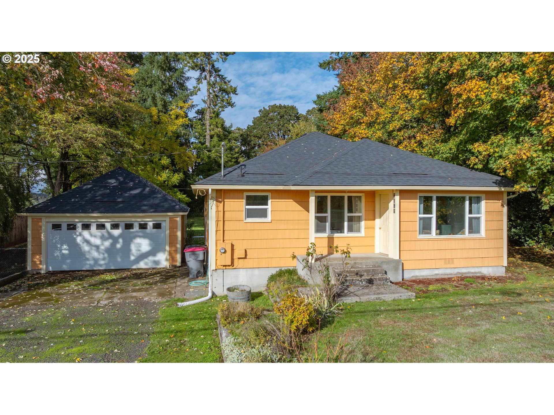 8030 NW MEADOW LAKE RD