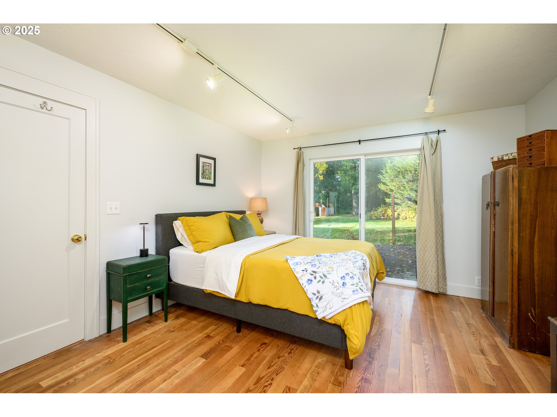 8030 NW MEADOW LAKE RD