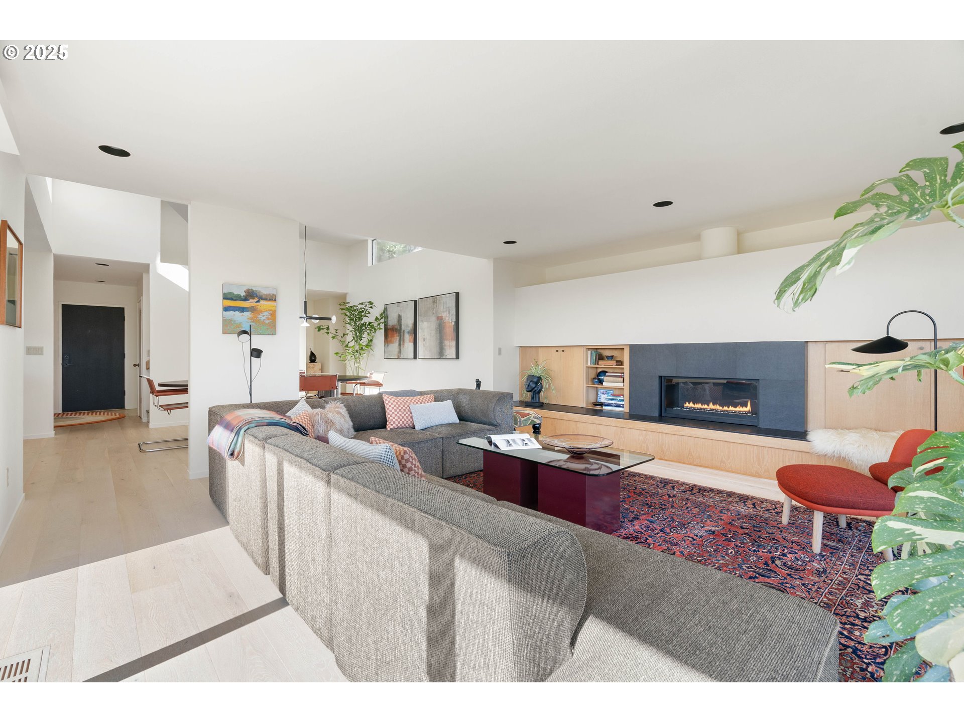 23 MASARYK ST