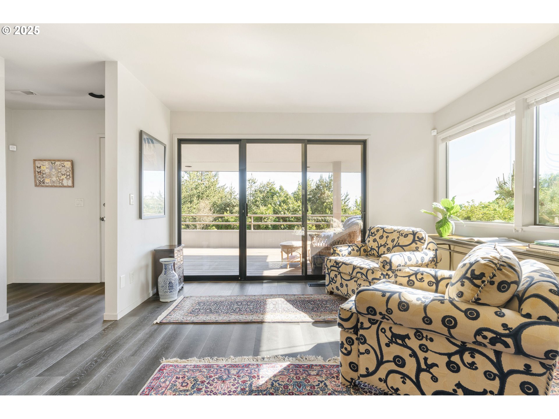 23 MASARYK ST