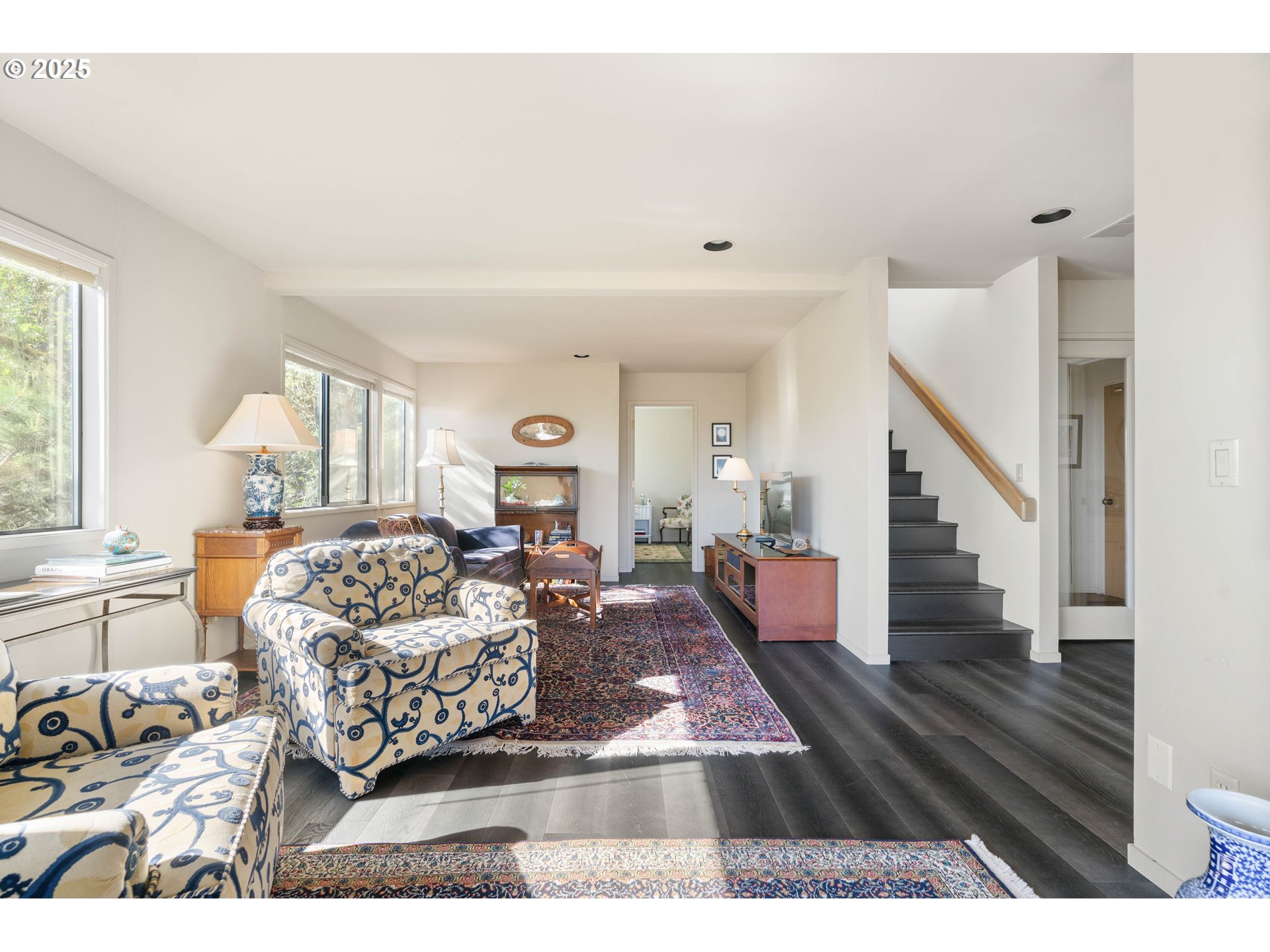 23 MASARYK ST