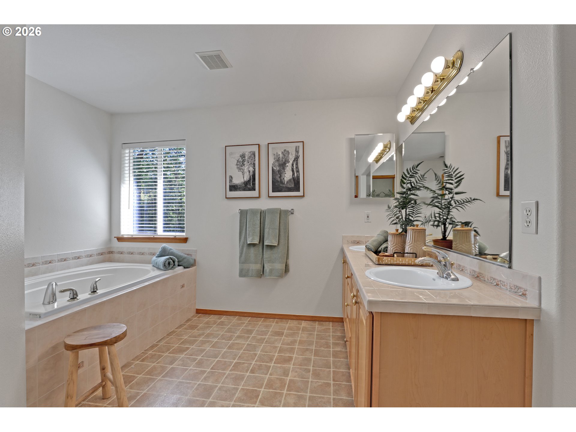 5506 NW SKYCREST PKWY
