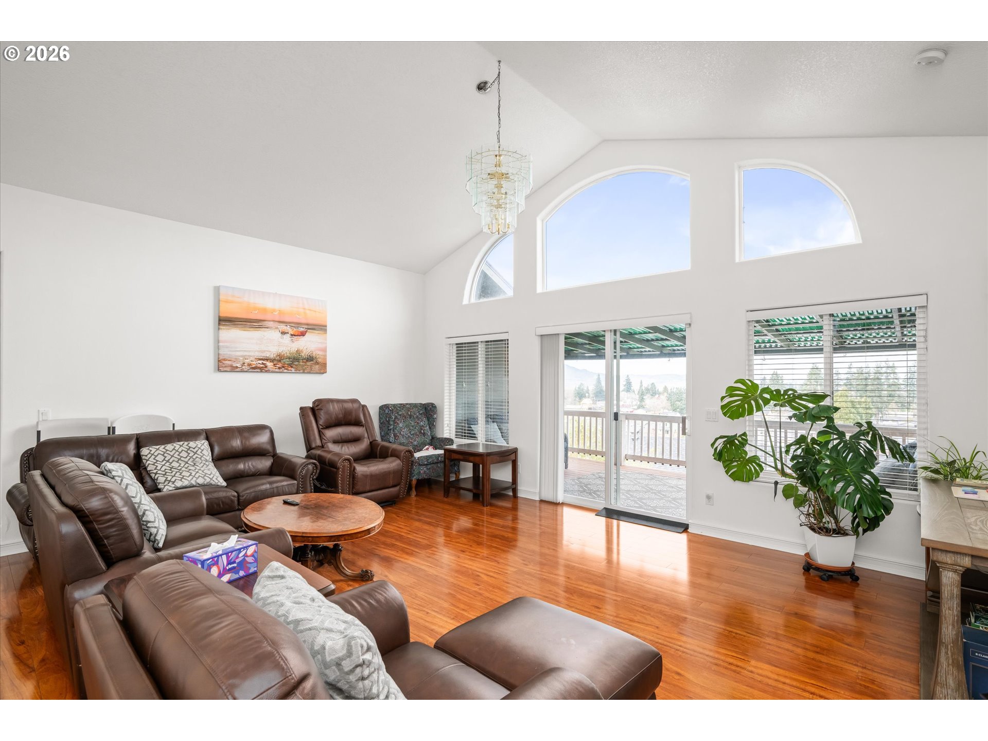 805 QUEENS AVE