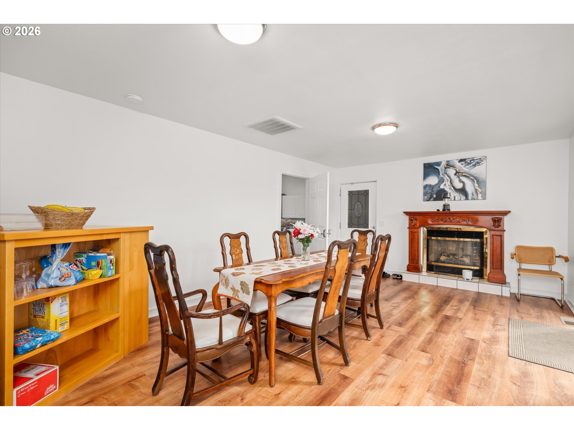 805 QUEENS AVE