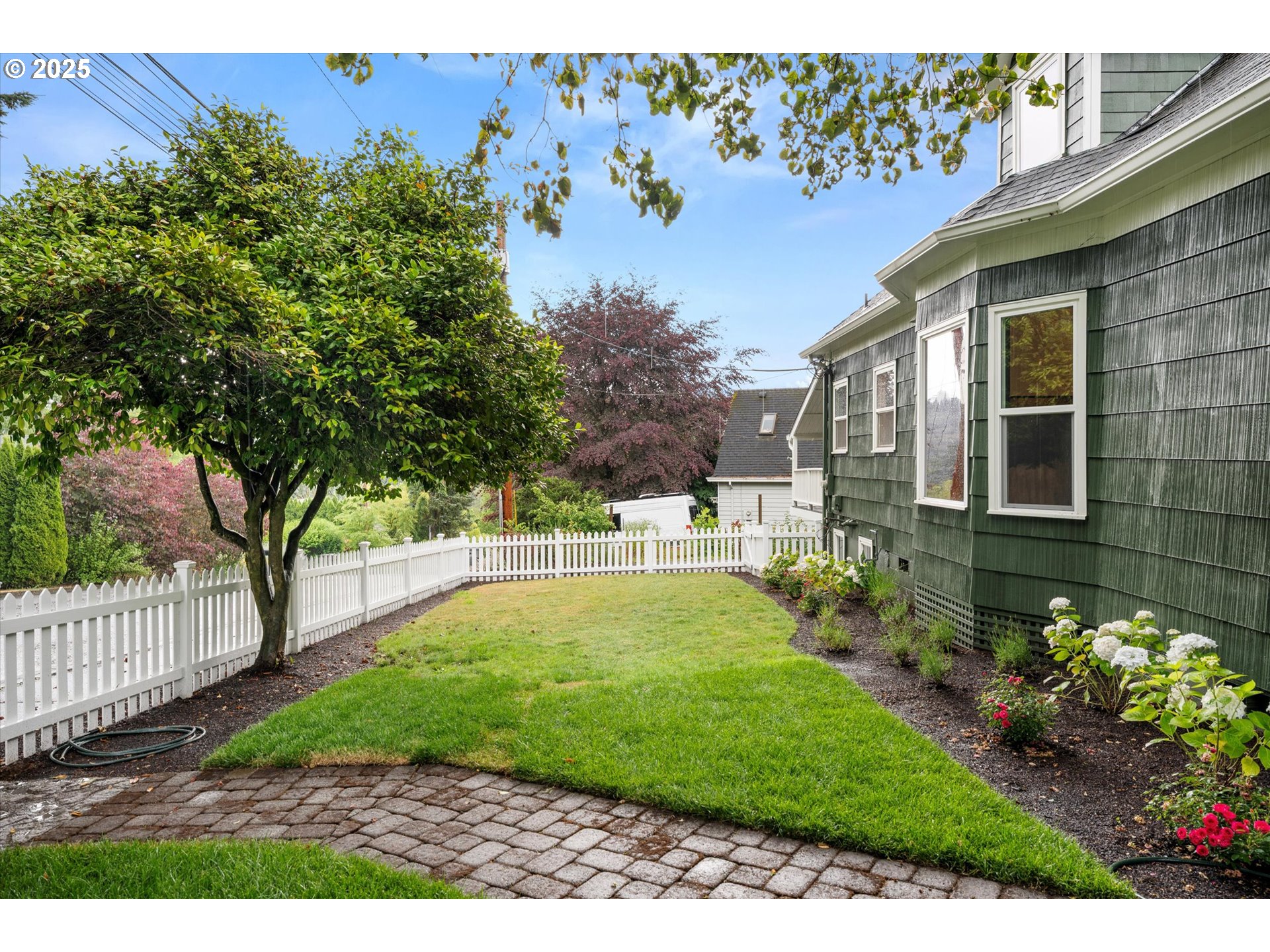 2089 5TH AVE