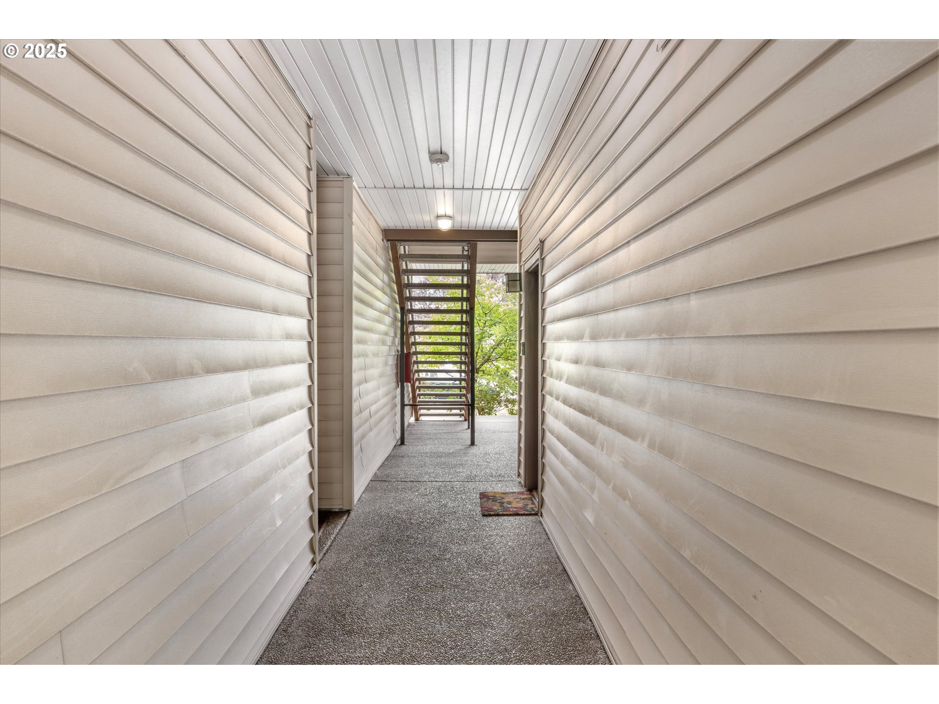 10664 NE HOLLY ST 104, Hillsboro Unit: 104