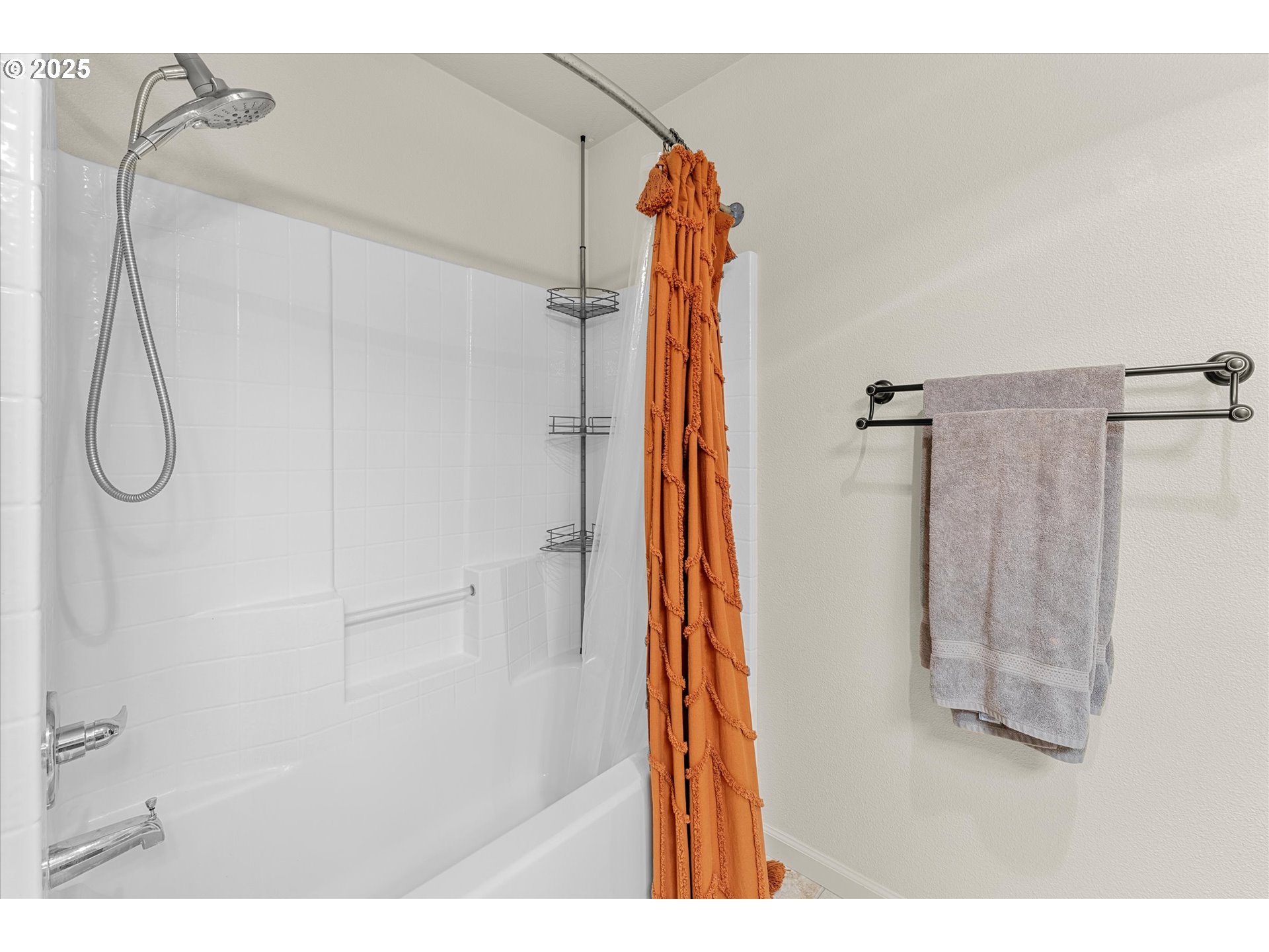 10664 NE HOLLY ST 104, Hillsboro Unit: 104