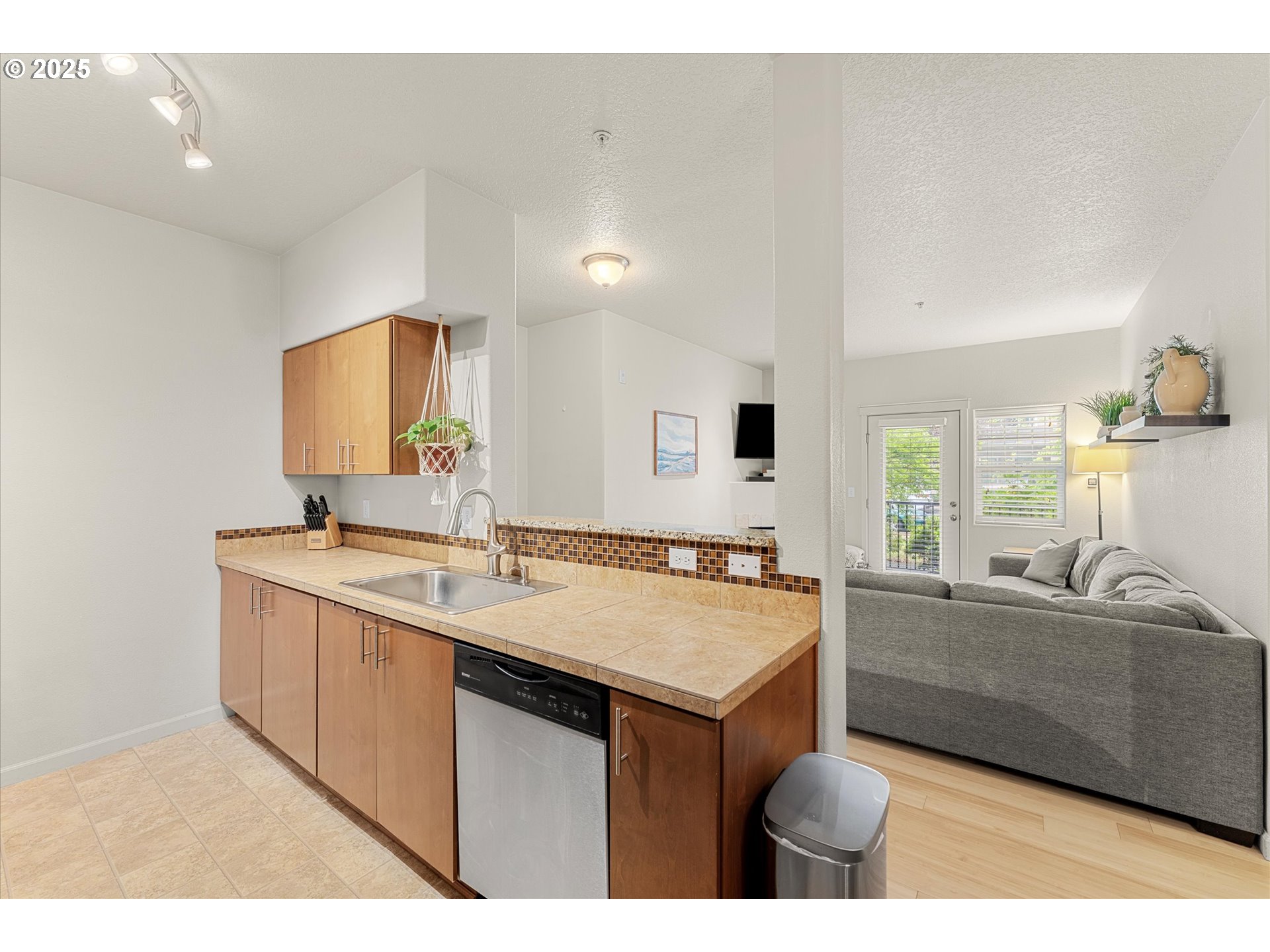 10664 NE HOLLY ST 104, Hillsboro Unit: 104