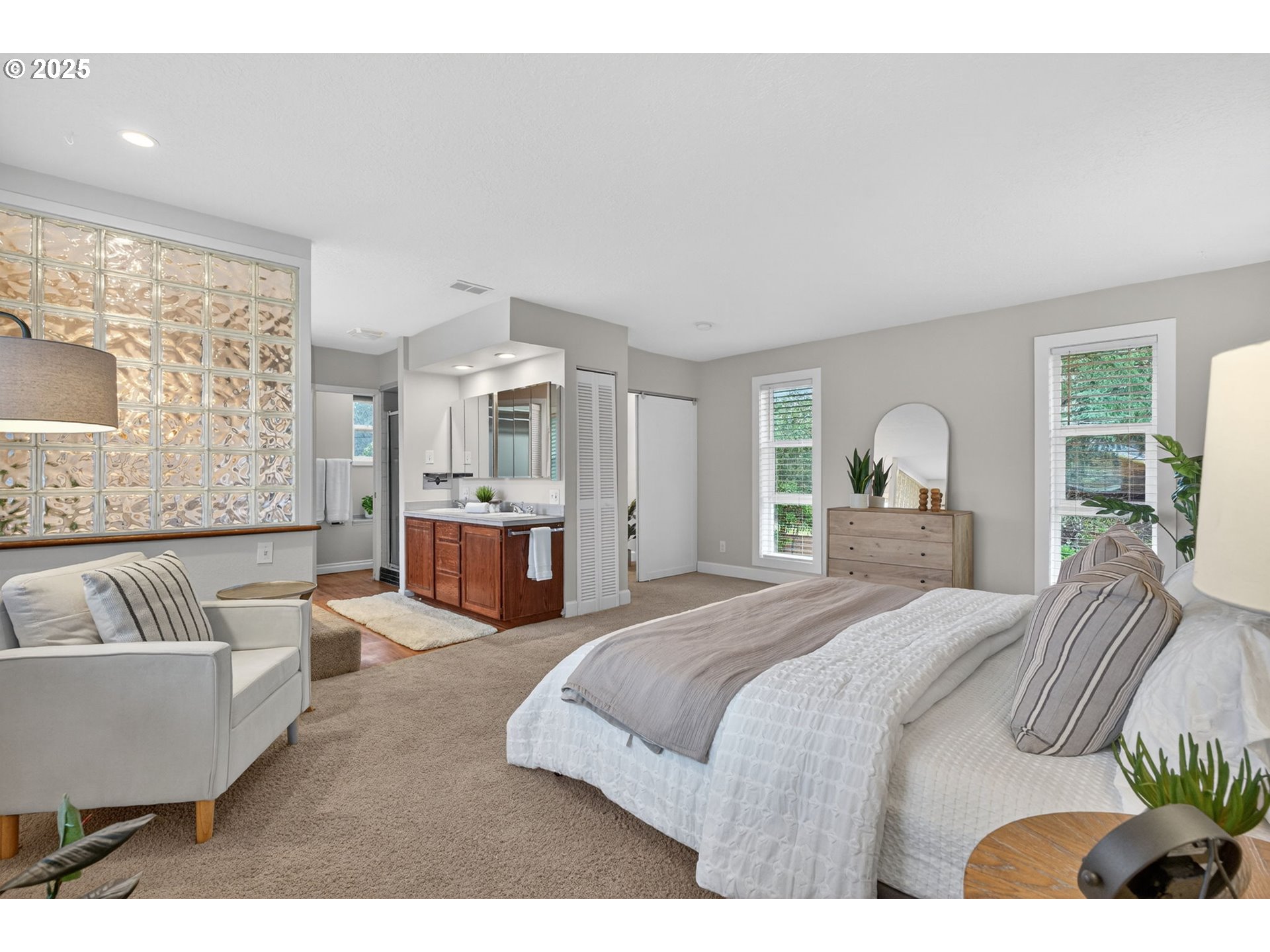 1480 SW HILLDALE AVE