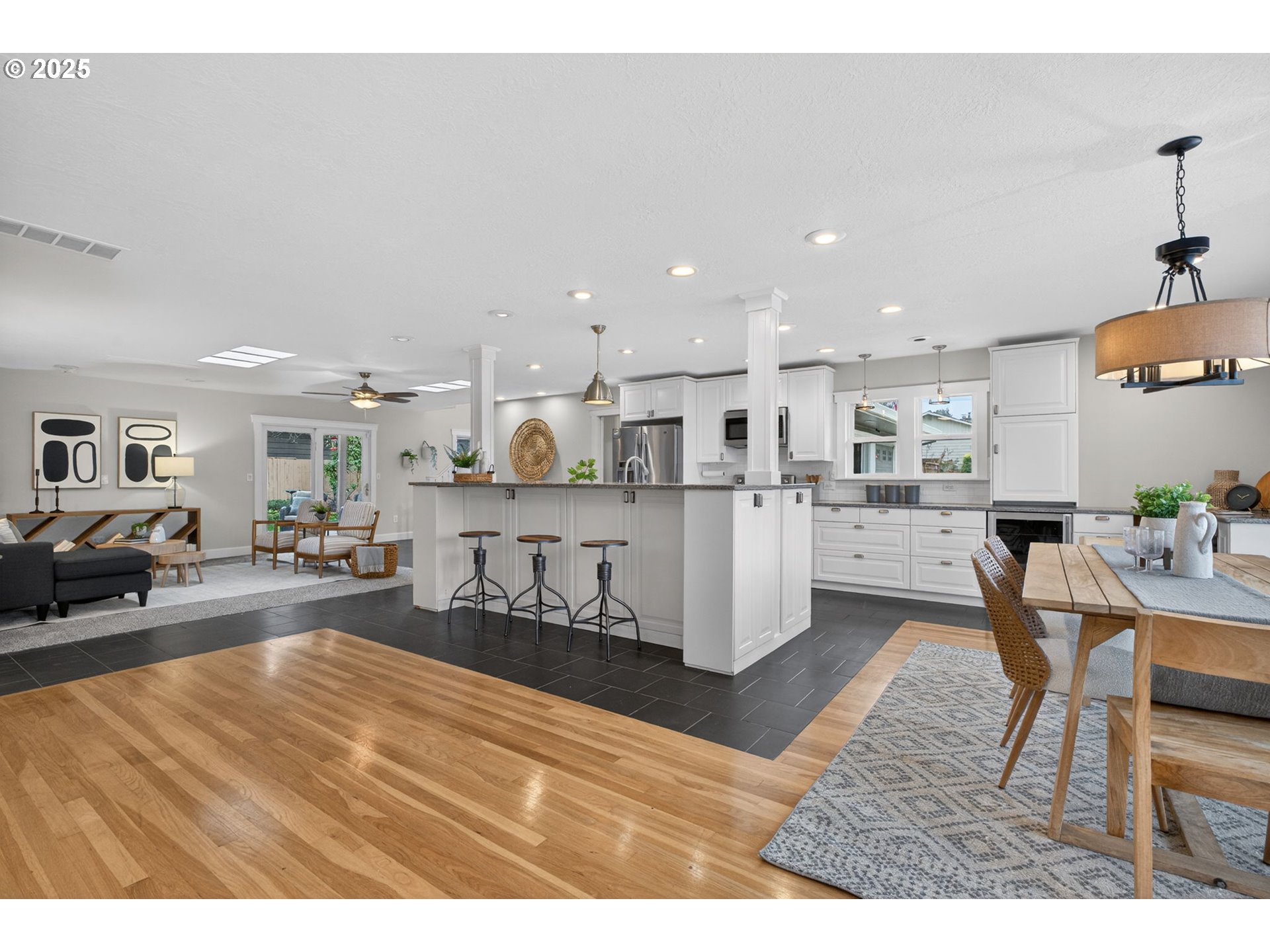 1480 SW HILLDALE AVE