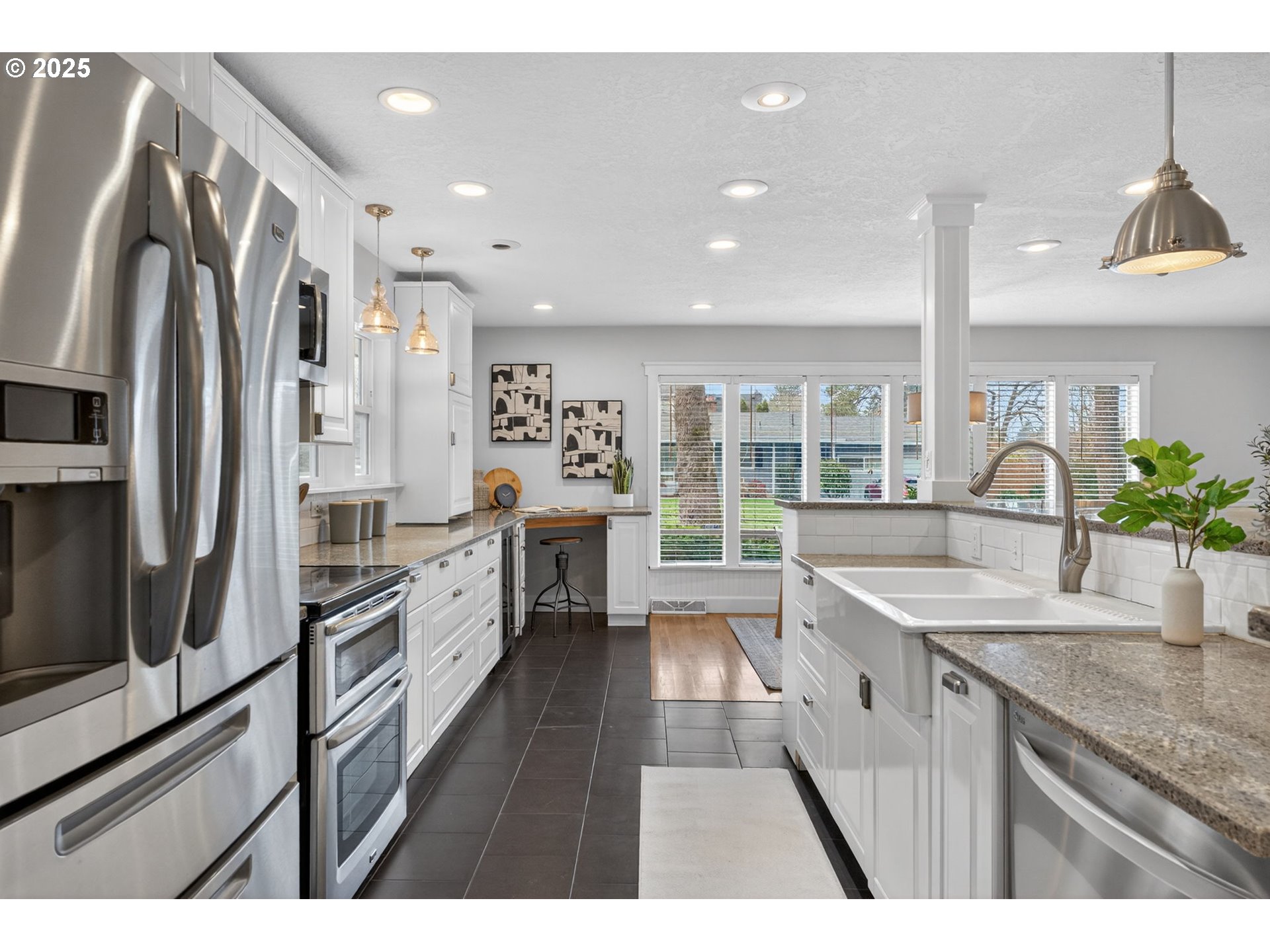 1480 SW HILLDALE AVE