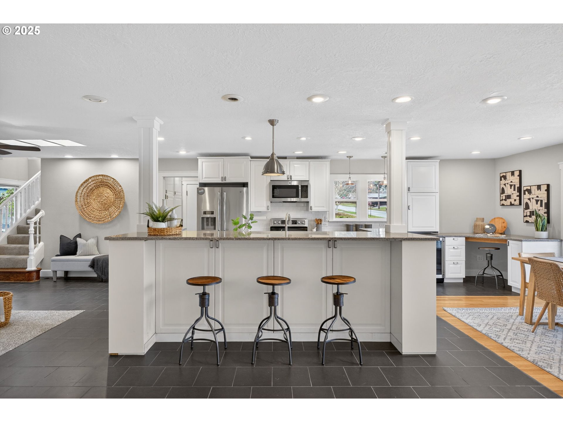 1480 SW HILLDALE AVE